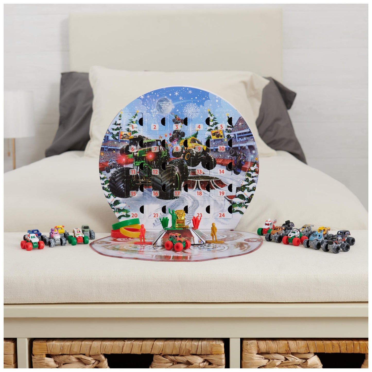 Monster Jam Mini Christmas Advent Calendar, 24 Days of Mini Monster Trucks and Accessories, 1:87 Scale, Kids’ Toys for Boys and Girls Ages 3 and up