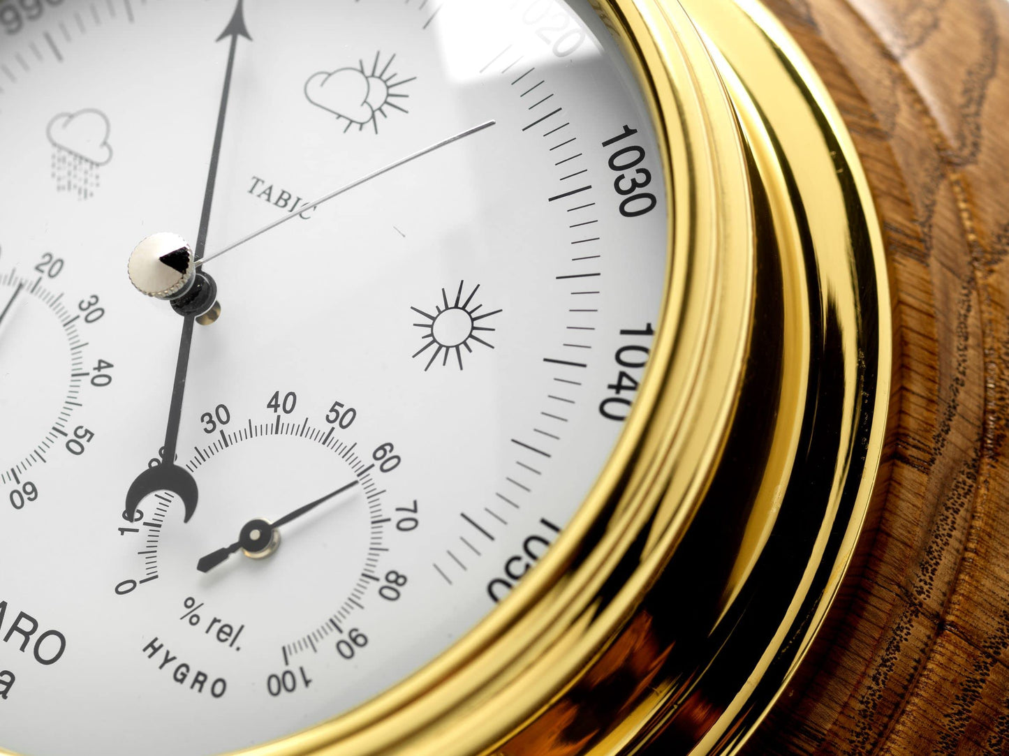 Tabic Brass Barometer with Built in Hygrometer and Thermometer Mounted on an English Oak Mount, Heavy Lacquered Brass (1/2kg), Sailing Ship Yacht Boating Clock, Handmade in England