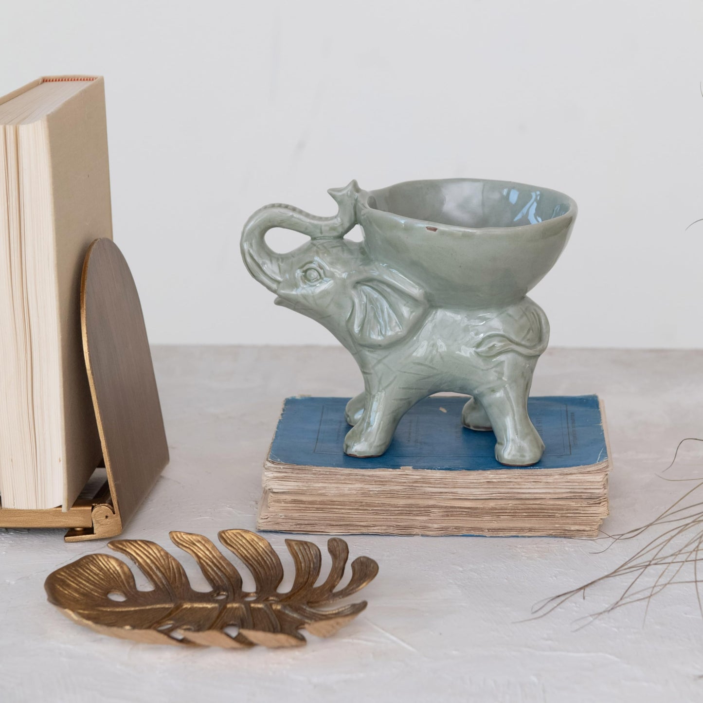 Creative Co-Op Majestic Stoneware Elephant Bowl, Grey