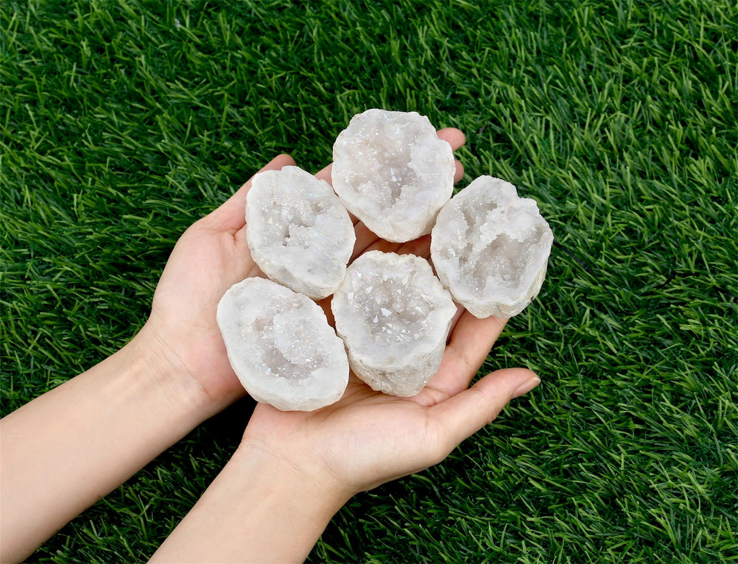 YATOJUZI Angel Aura Crystal Geode 2.75”-3.15" Large Rock Stone Raw Rocks Quartz Stones Healing Crystals Gemstones and Titanium Coated Big Mineral Geodes Energy Protection Reiki Decorations 1PCS