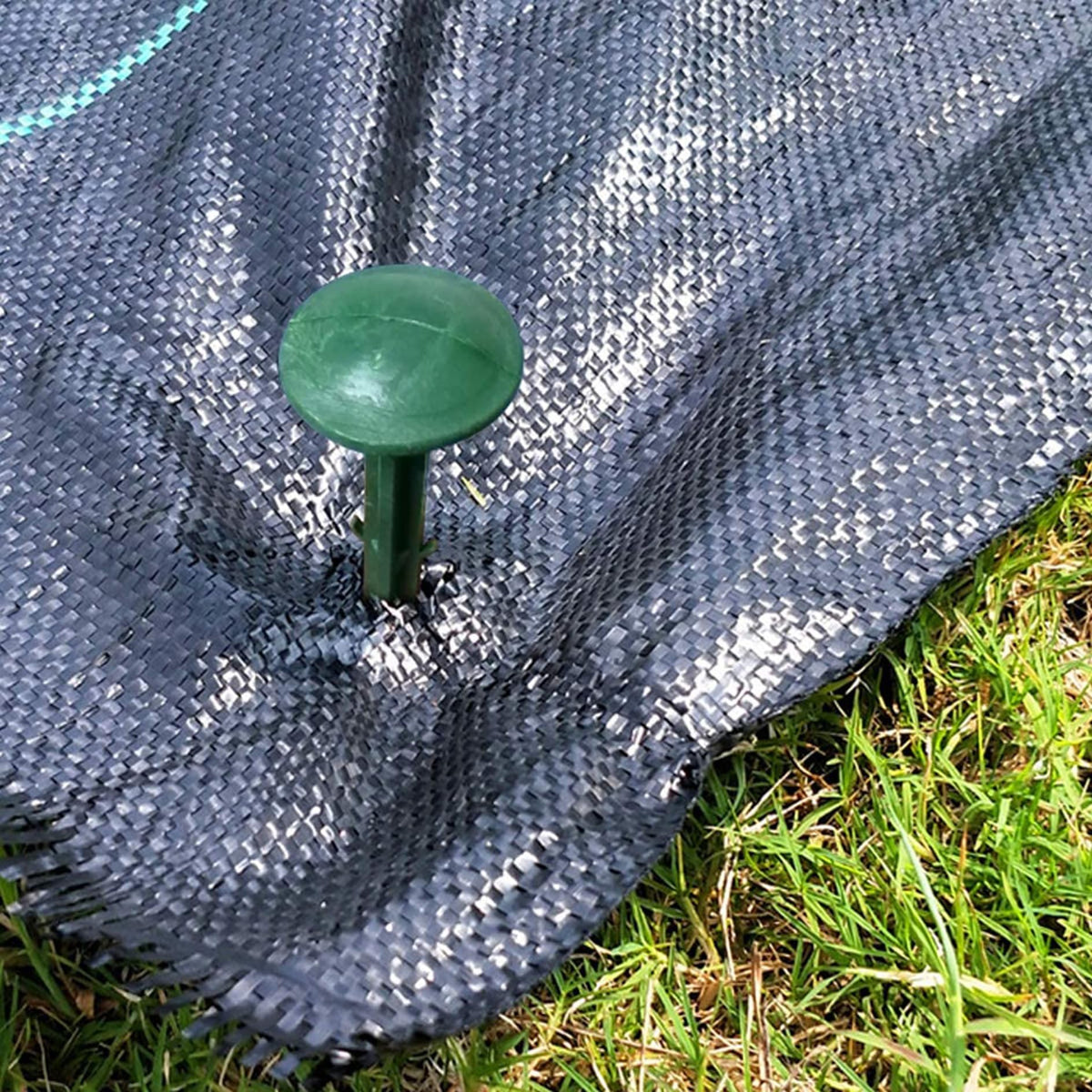 50/100/150 Pack 6 Inch Plastic Garden Lawn Stakes, Landscape Anchors Rustproof Spikes for Ground Lawn Edging, Weed Fabric, Tarp, Christmas Yard Decor, Camping Tent (100)