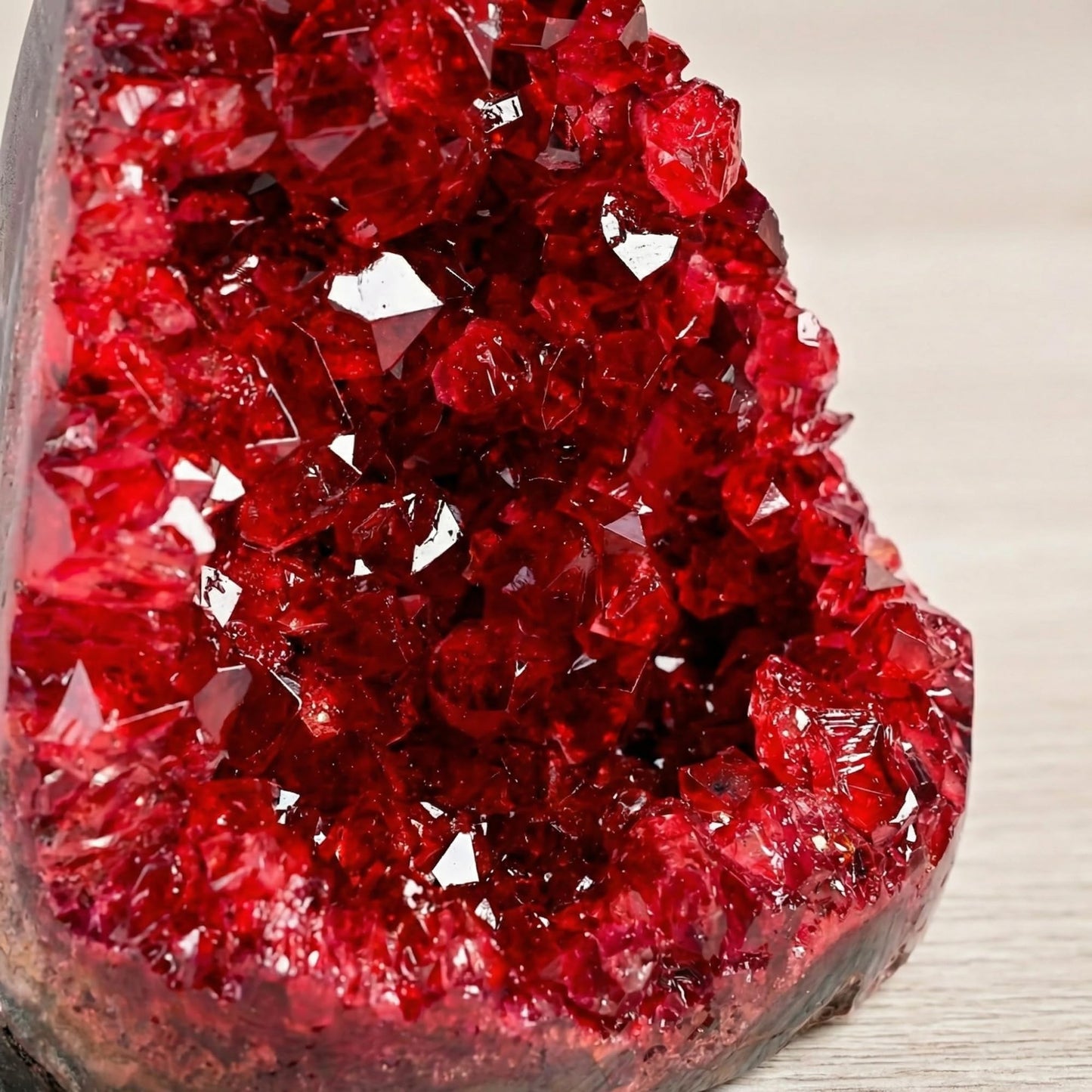 CrystalHola 1Pc Claret Raw Geode, Crystal Cluster for Home Feng Shui Ornaments Energy Stone Healing Tools Meditation Feng Shui Decoration,Stone Display Piece, Mineral Specimen (100-200g)