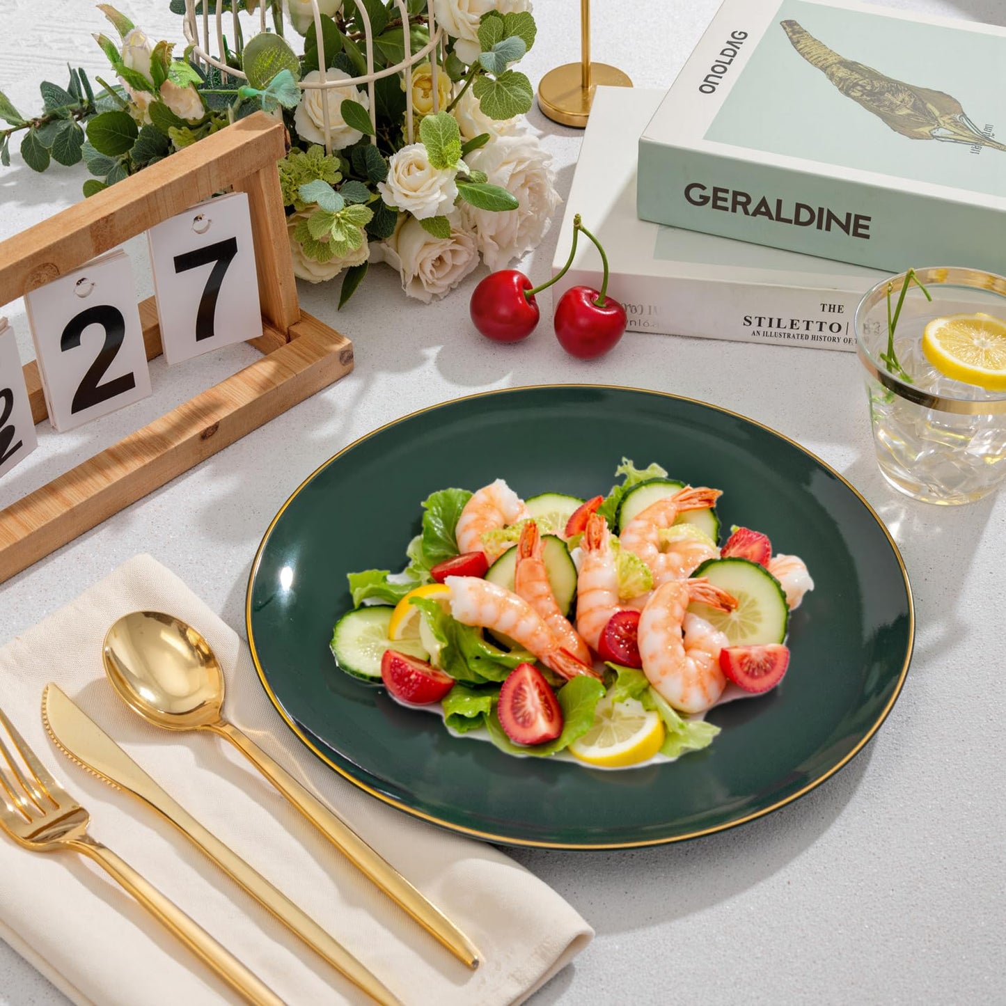 bUCLA 150PCS Green Plastic Plates - Green and Gold Disposable Include 25 Each (Dinner & Dessert) Plates, 25 Knives, 25 Forks, 25 Spoons and 25 Cups, Ideal for Party&Christmas