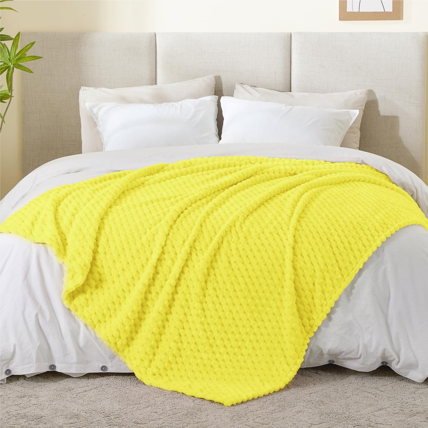 BEDELITE Fleece Throw Blanket for Couch & Bed - 3D Jacquard Decorative Amber Yellow Blanket, Super Soft and Cozy Warm Fuzzy Blanket All Seasons Suitable, 50x60Inches