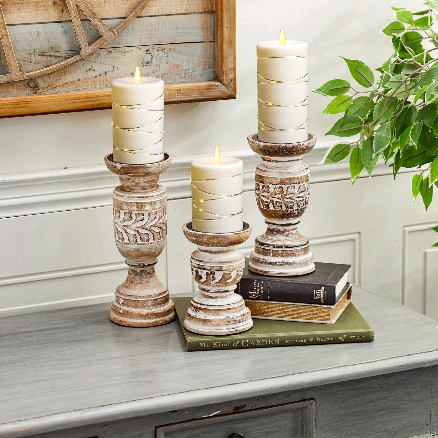 Da by LED Candle Light, 3 Dynamic Flame Candles, a Battery Candle Light, More Realistic Simulation of The Effect of Flames, with Timer Remote Control.