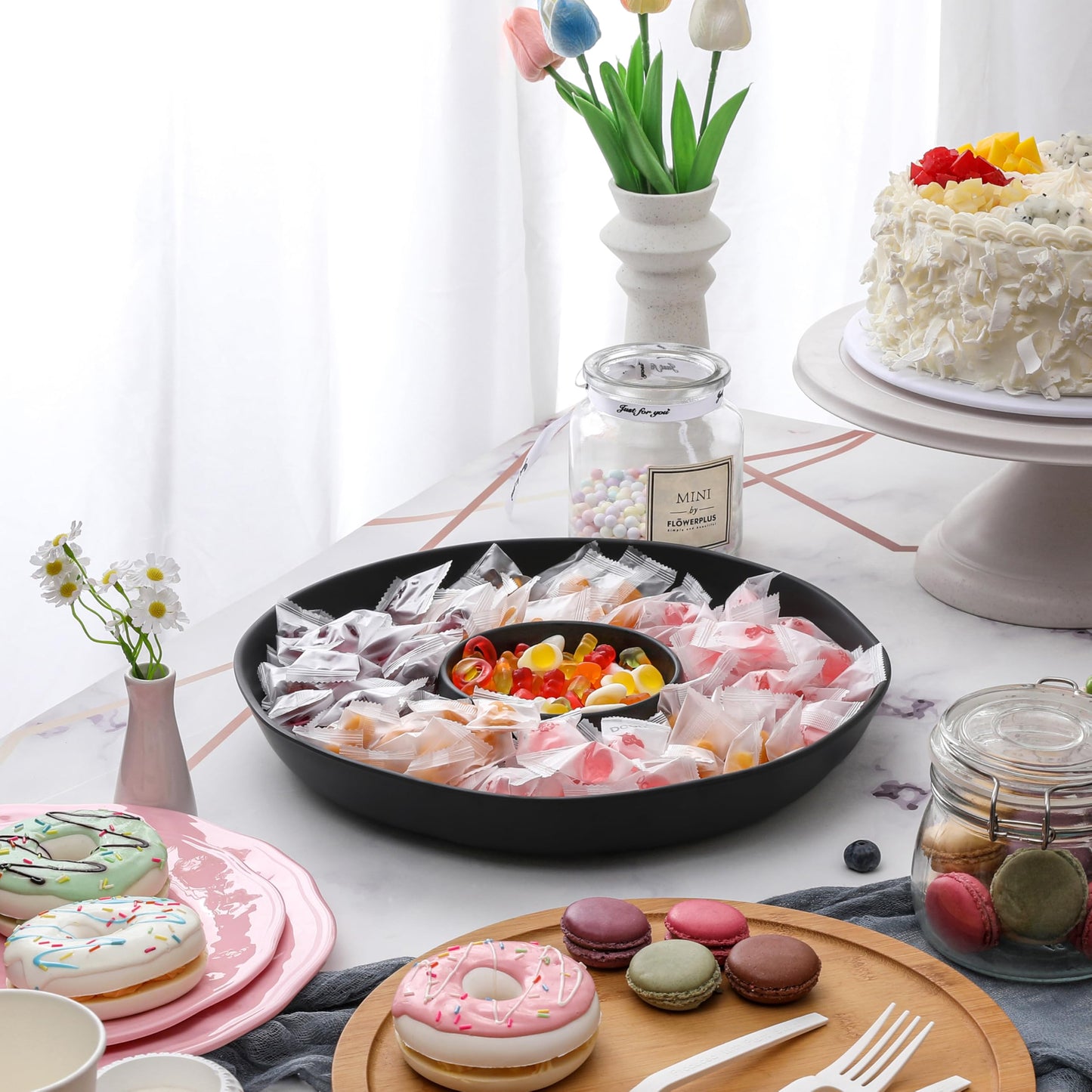 ZAROCRUS Chip & Dip Serving Set, 2 PCS Divided Cheeses Serving Platter, Relish Tray, Round Compartment Appetizer Set for Chips and Dip, Veggies, Candy and Snacks, Black, Set of 2