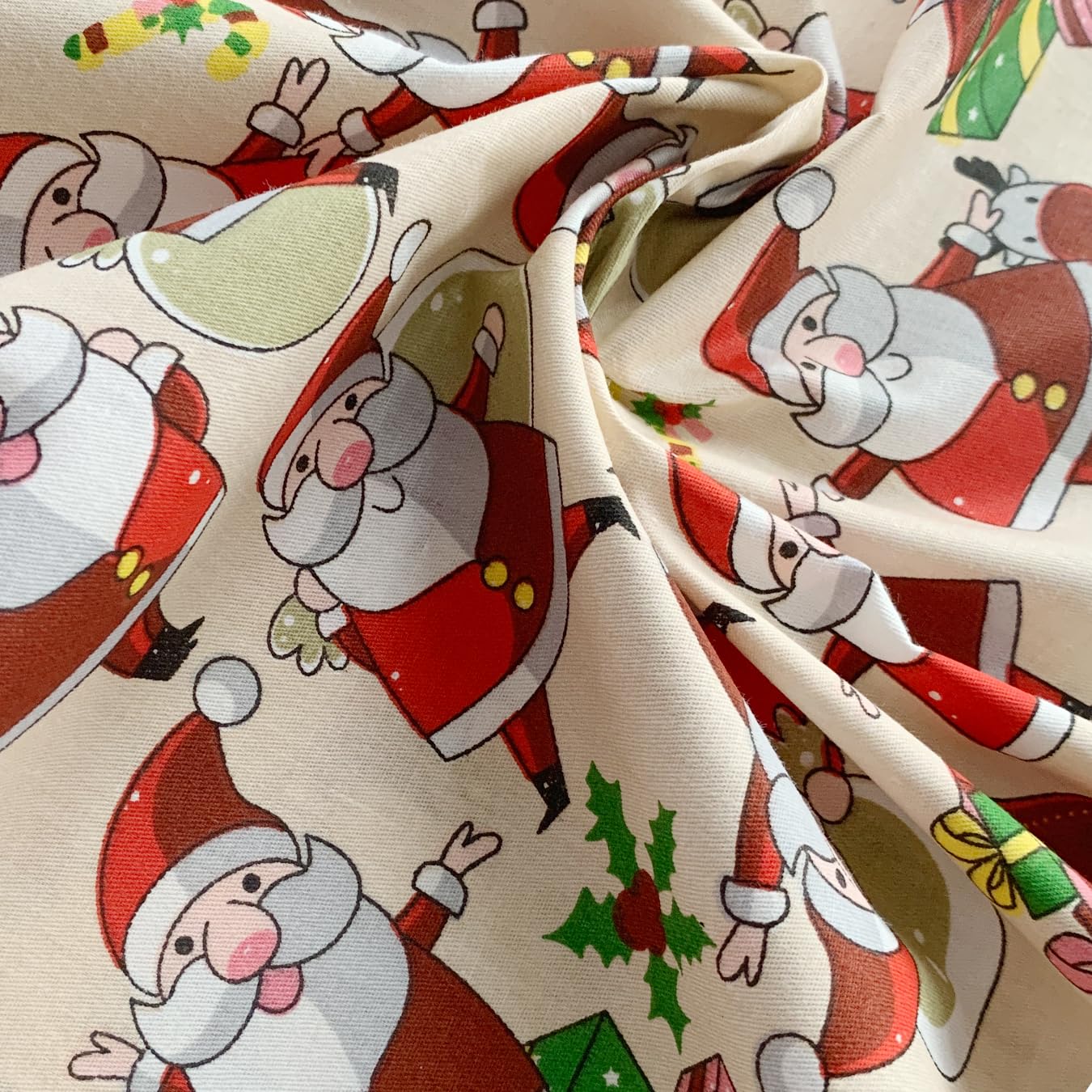 aufodara 10Pcs Christmas Fabric Cotton Squares 19.7x19.7inch Quilting Fabric Bundles Christmas Printed Fabrics for DIY Sewing Crafts Project Patchwork (19.7x19.7inch - 10pcs, Christmas Patterns)