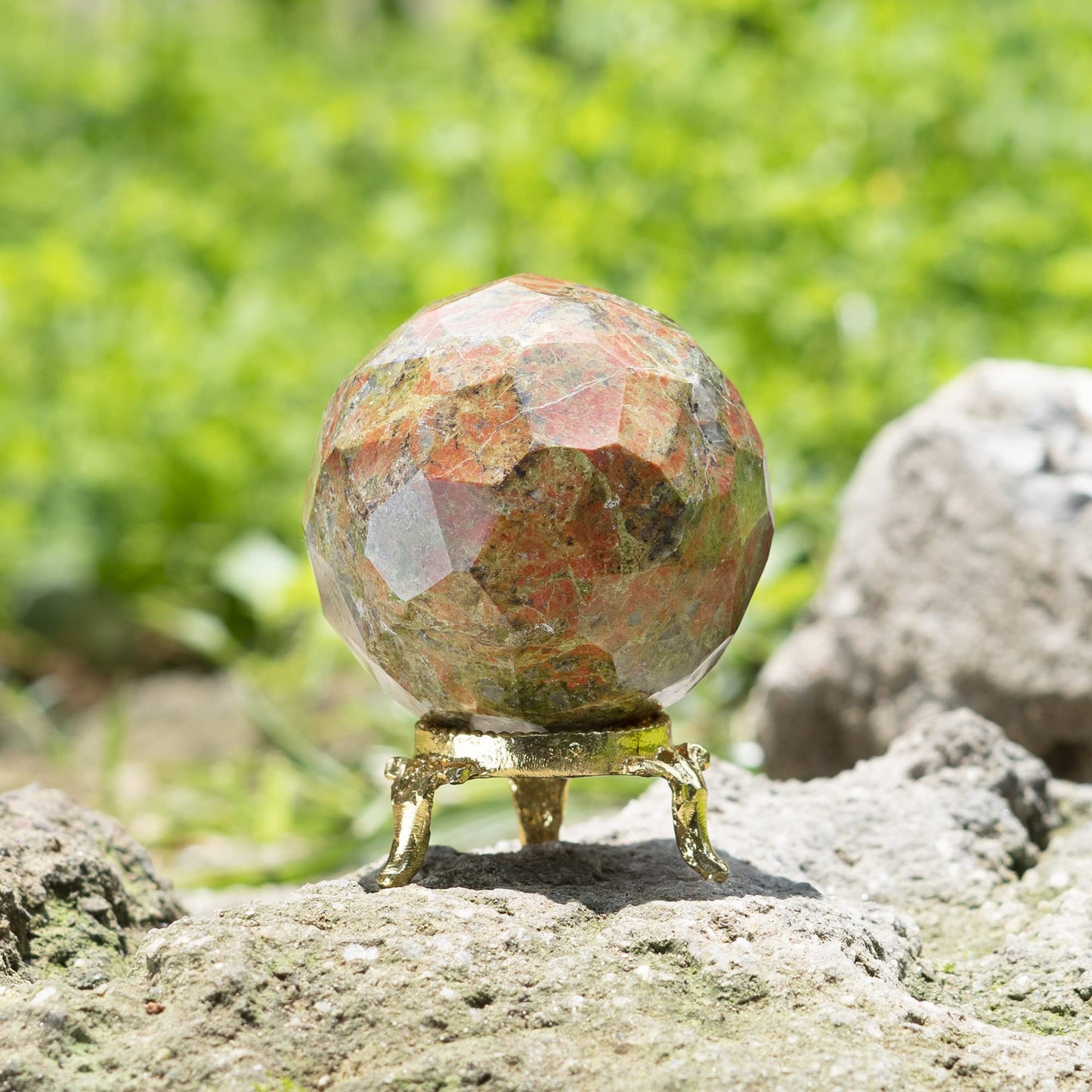 Crocon 45mm Unakite Diamond Cut Stone Sphere Ball with Metal Stand 1400+ Carats Gemstone Ball Healing Ornament Rock Sphere Sculpture Figurine for Fengshui Divination Crystal Home Decor Photography