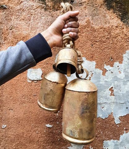 Carfar Handicrafts Giant Vintage Rustic Tin Metal Harmony Cow Bells Complete Set of 15 Huge XXL Rustic Handmade Bells On Jute Rope