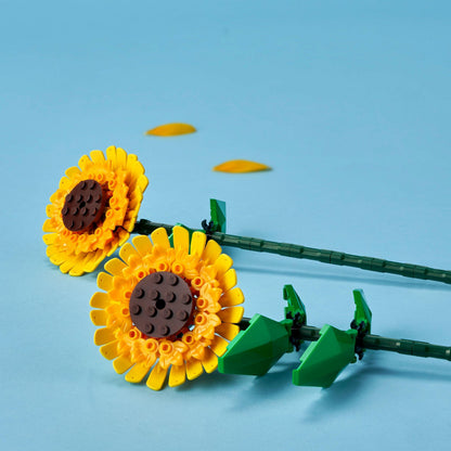 LEGO Botanicals Sunflowers - Yellow Faux Flowers Building Set - Gift for Mothers or Floral Home Decor for 8+ Year Old Girls and Teenagers - Botanical Collection - 40524