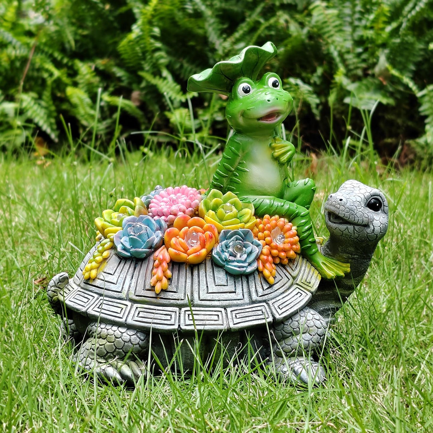 ILLUMINEW Solar Garden Outdoor Statues Turtle& Frog with Succulent and 8 LED Lights, Turtle Carrying Lotus Leaf Frog Figurines, Lawn Decorations for Patio Yard Gifts for Mom Grandma Housewarming