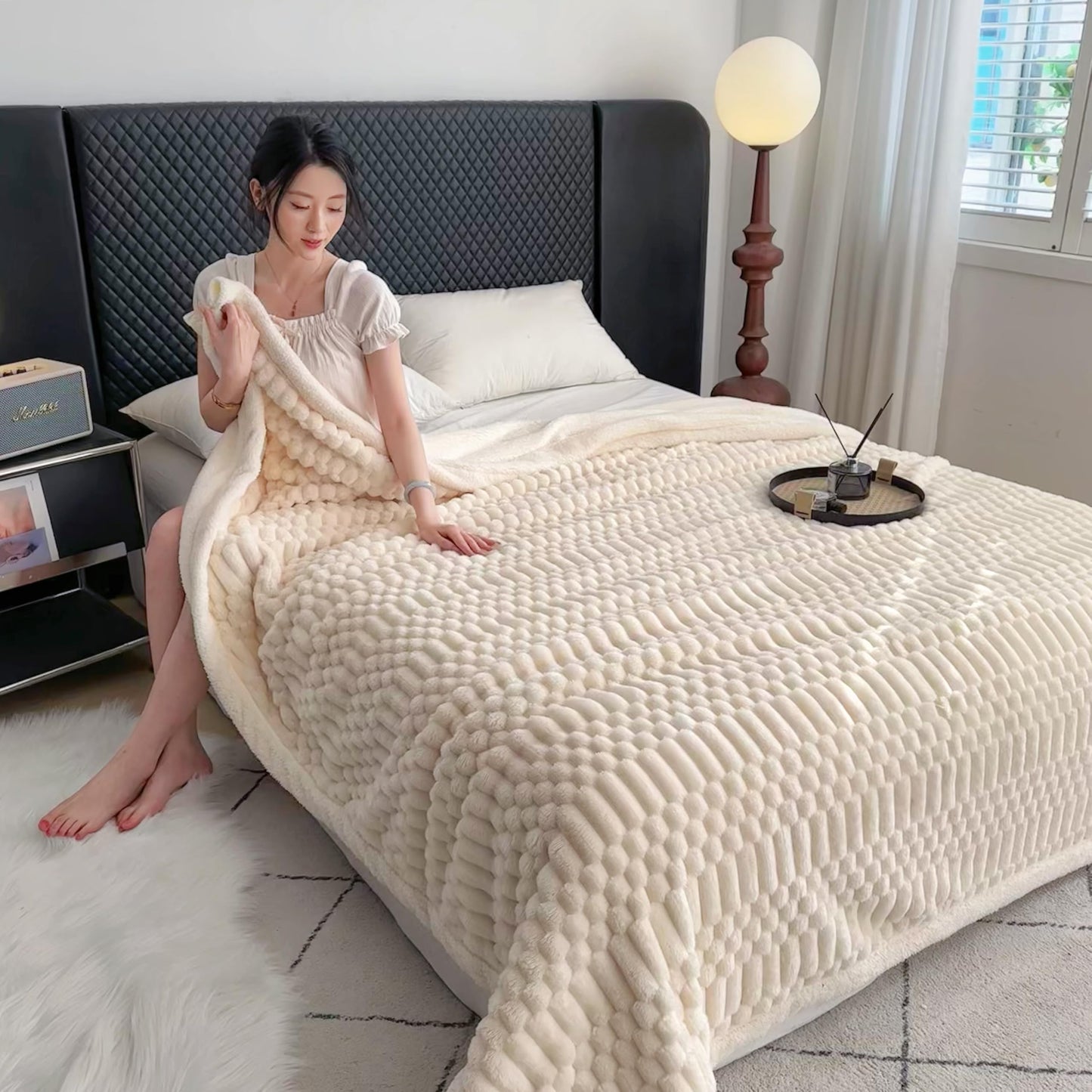 UKELER Off White Sherpa Throw Blankets 60 × 80 inch, 470 GSM Striped Sherpa Fleece Blanket for All Season, Warm and Cozy Blanket for Couch Sofa Bed Office Camping