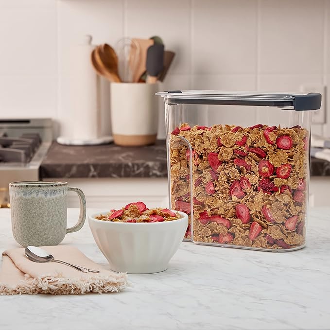 Rubbermaid Brilliance Airtight Cereal Food Storage Container, Shatterproof