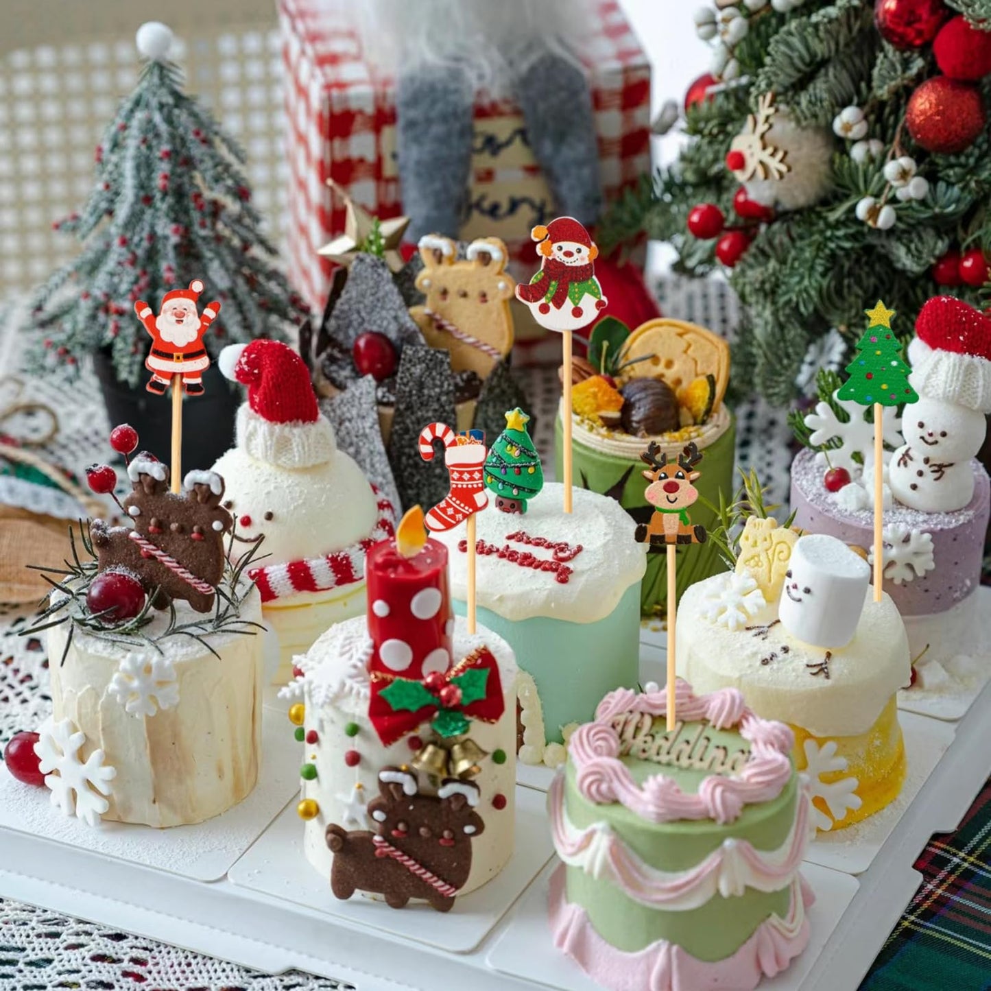 Jiesky 125pcs 5in Christmas Cocktail Picks Christmas Tree Snowman Santa Claus Reindeer Christmas Stocking Bamboo Cocktail Toothpicks Fruit Food Appetizer for Christmas Party Decorations