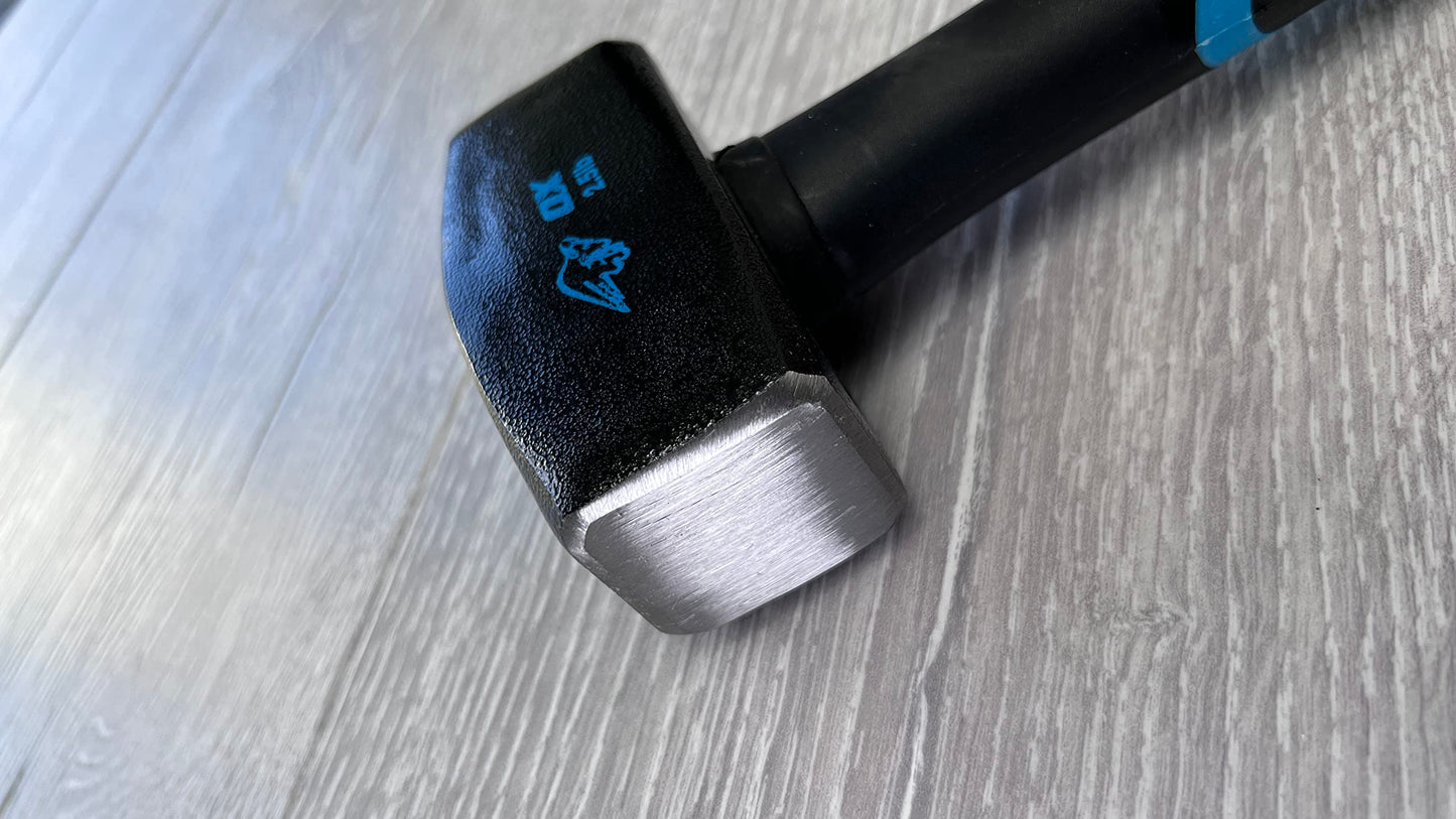 OX Club Hammer - Sledgehammer with Fibreglass Handle - Forged and Induction Hardened Hammerhead - 2.5 lb / 1.1 kg