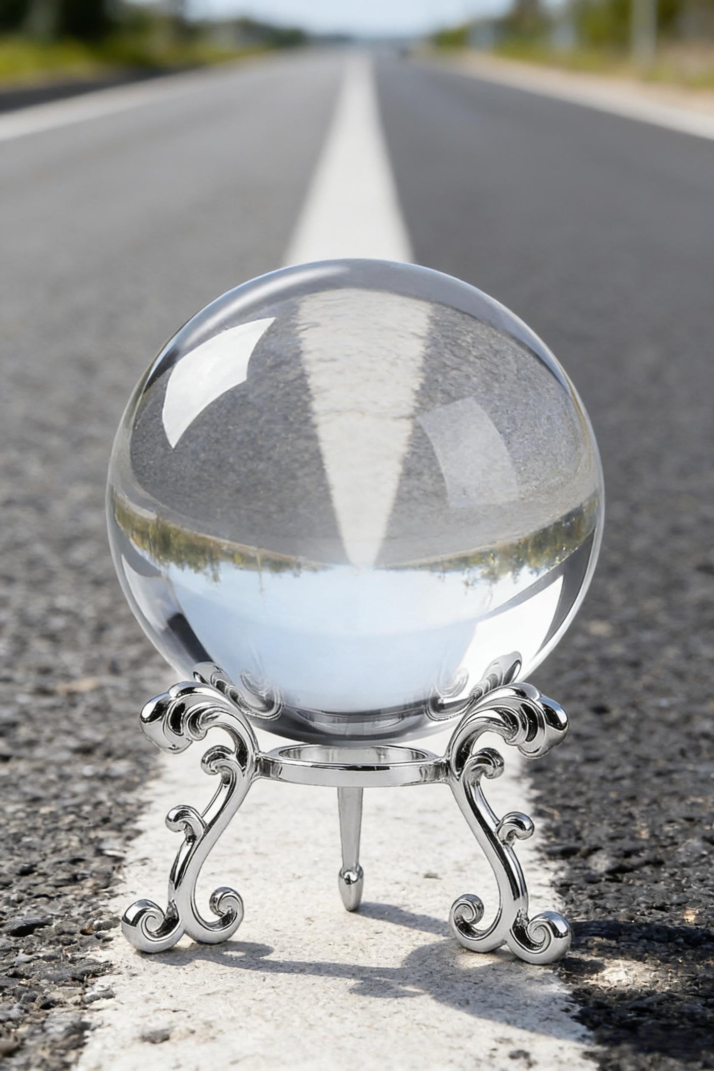 vskikris 3.15in (80mm) Clear Crystal Ball with Sphere Stand - Lens Balls for Photography - Decorative Crystal Ball Fortune Teller Decorations