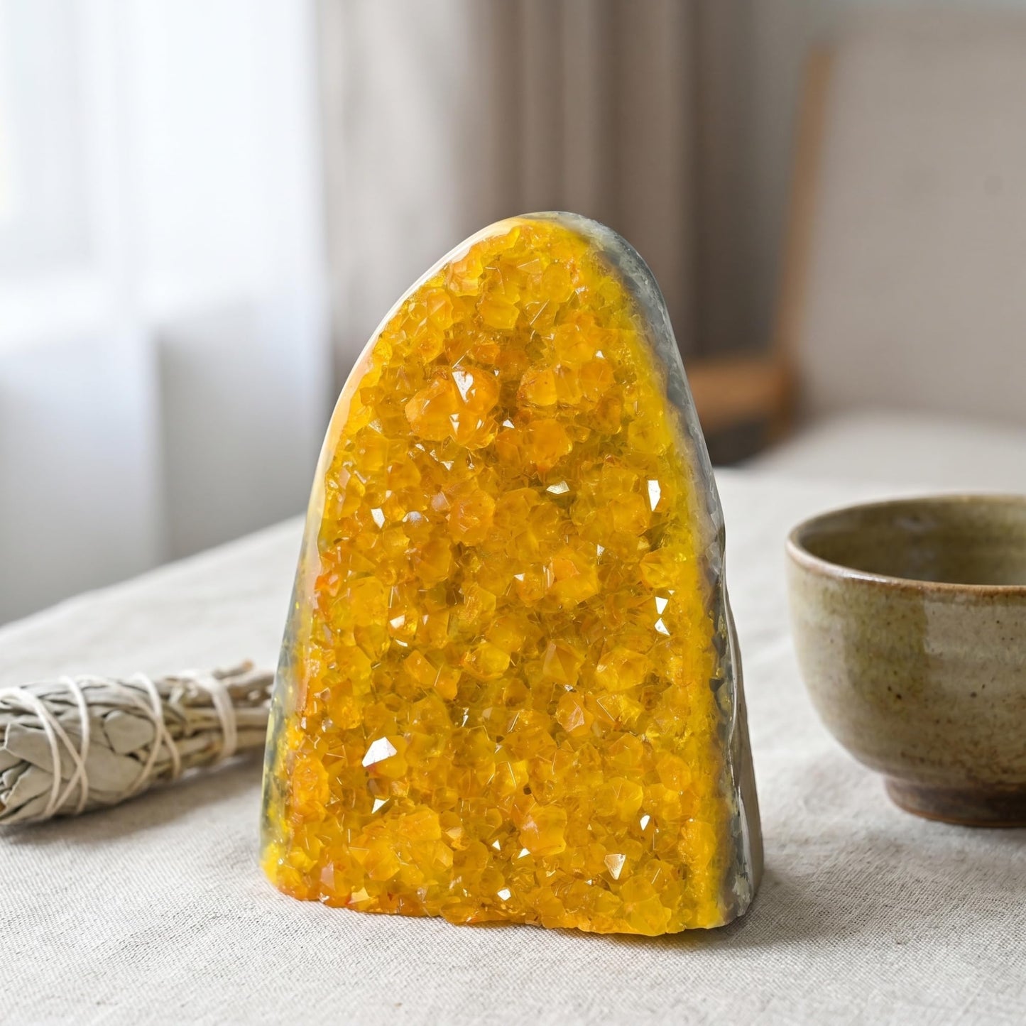 CrystalHola 1Pc Yellow Geode Crystal Cluster 200-300g (0.44-0.66lb) for Meditation, Home Decoration, Crystal Collecting, Feng Shui Ornaments