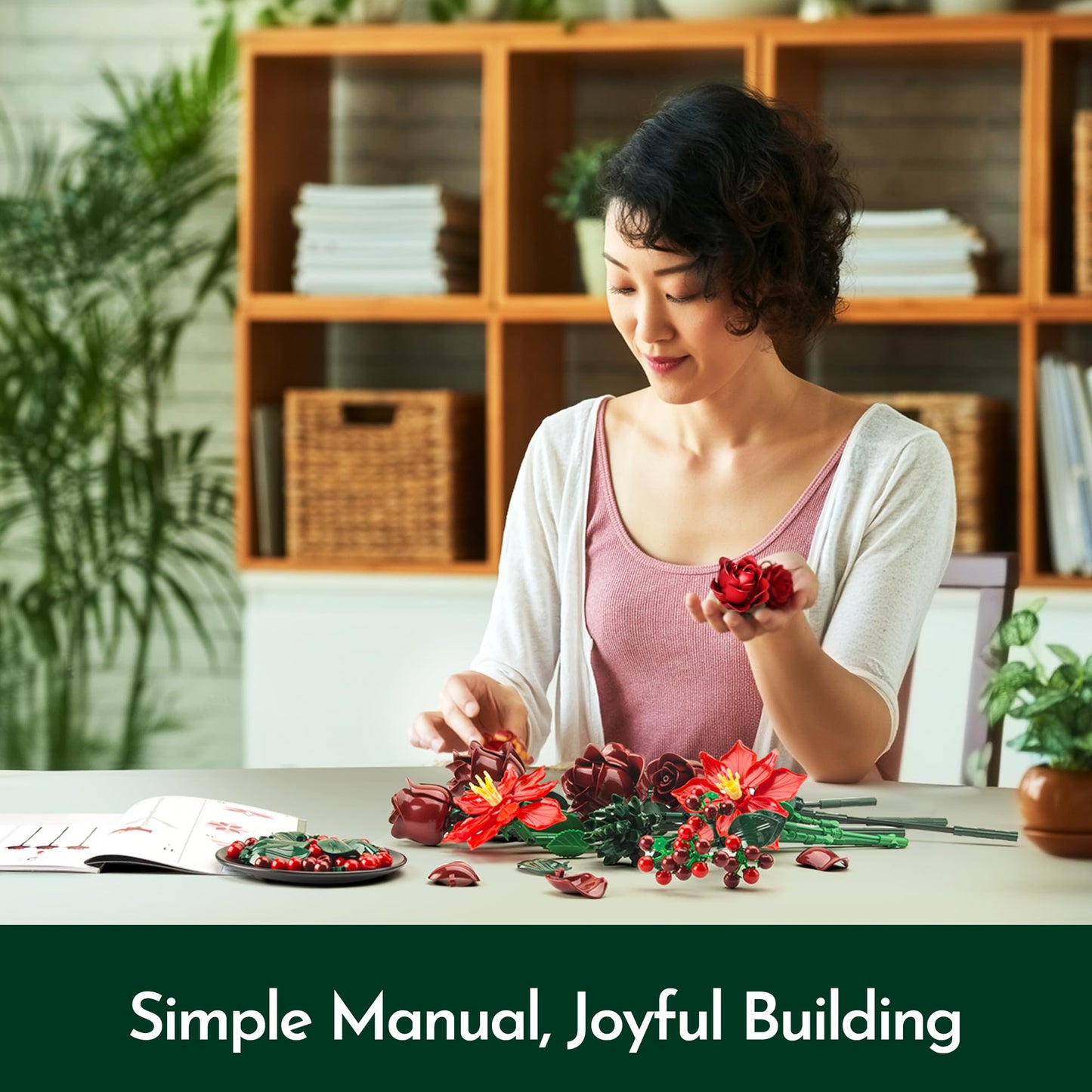 SOOLIO Mothers Day Rose Flower Bouquet Building Set for Adults, Gifts for Mom Wife Women Couple Girlfriend - Buildable Artificial Floral Botanical Decor for Table Centerpiece Desk Office(917 Pcs)