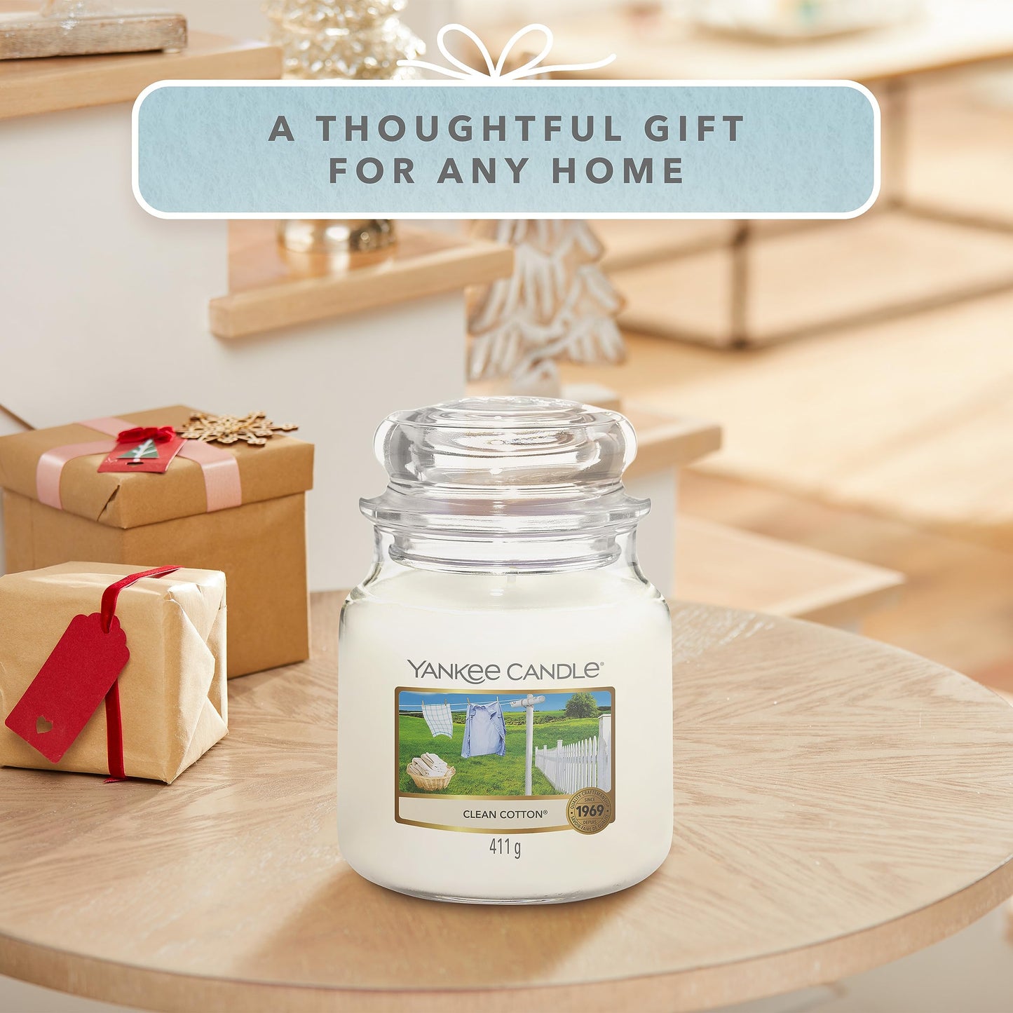 Yankee Candle Scented Candle | Clean Cotton Medium Jar Candle| Long Burning Candles: up to 75 Hours | Gifts for Women