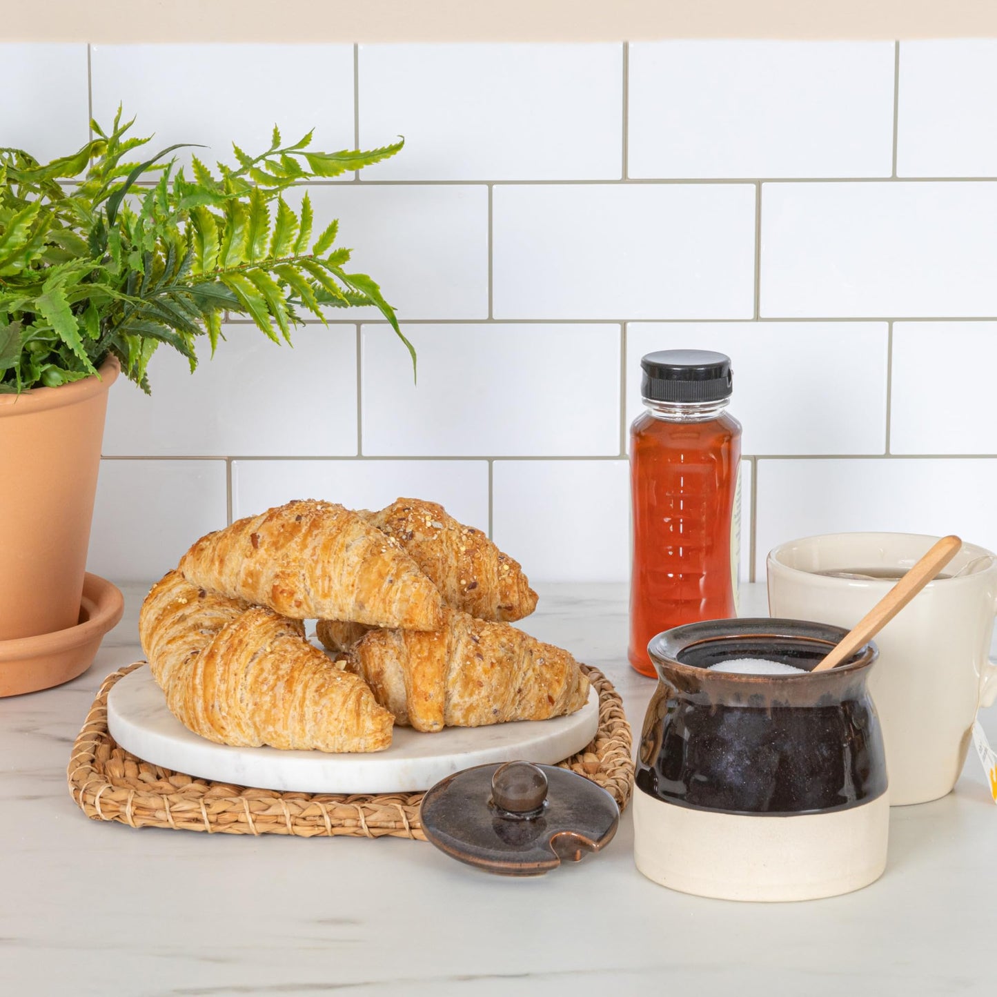 Creative Co-Op Stoneware Sugar Pot with Lid and Wood Spoon, Espresso Glaze