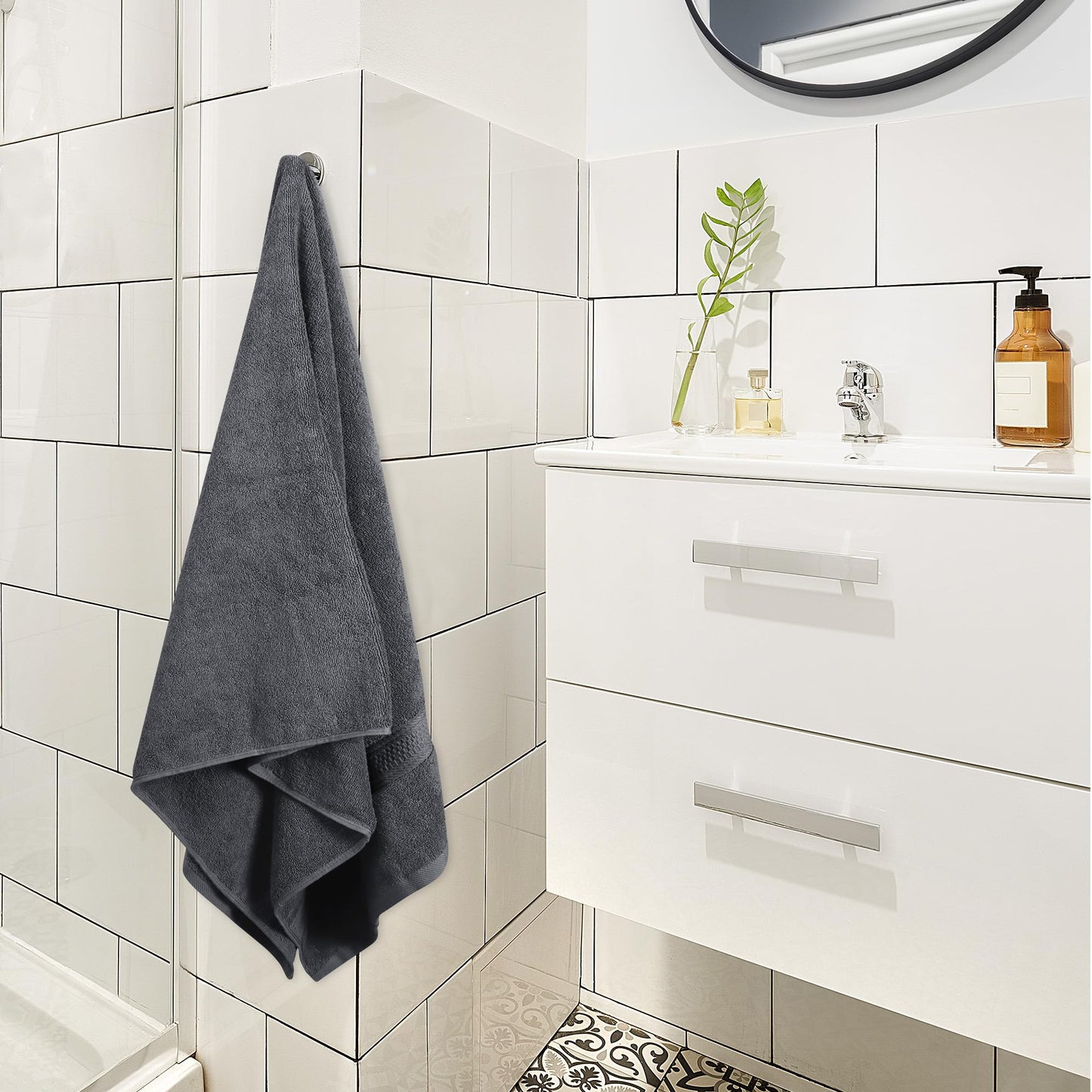 Utopia Towels - 4 Piece Bath Towels Set (69 x 137 CM) - Premium 100% Ring Spun Cotton - Quick Dry, Highly Absorbent, Soft Feel Towels, Perfect for Daily Use (Grey)