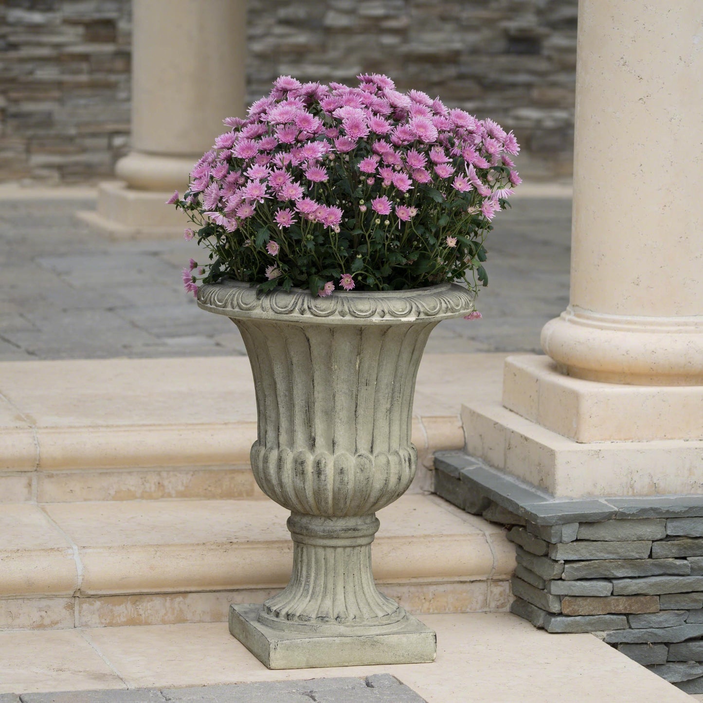 Rpuzonier 26" Large Urn Planters for Outdoor Plants, Outdoor Garden Planter Urns Flower Pots, Versatile Garden or Home Decor, No Assembly Required (Antique Green)