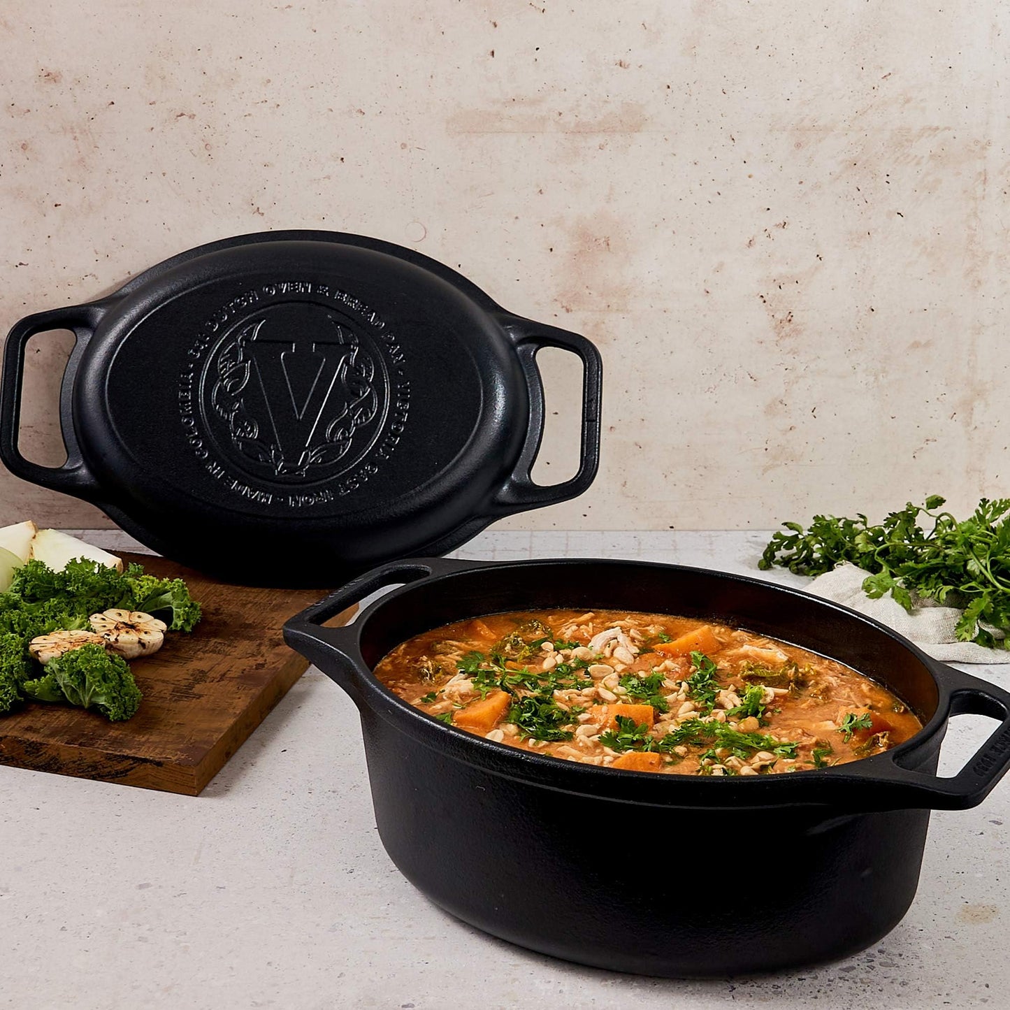 Victoria Dutch Oven Pot and Pan Induction Enamelled Cast Iron 31 cm Oval, Set of 2 Cocotte 5.7 L, PTFE and PFOA Free, Suitable for Fire, Barbecue, Oven, Ceramic Hob, Gas
