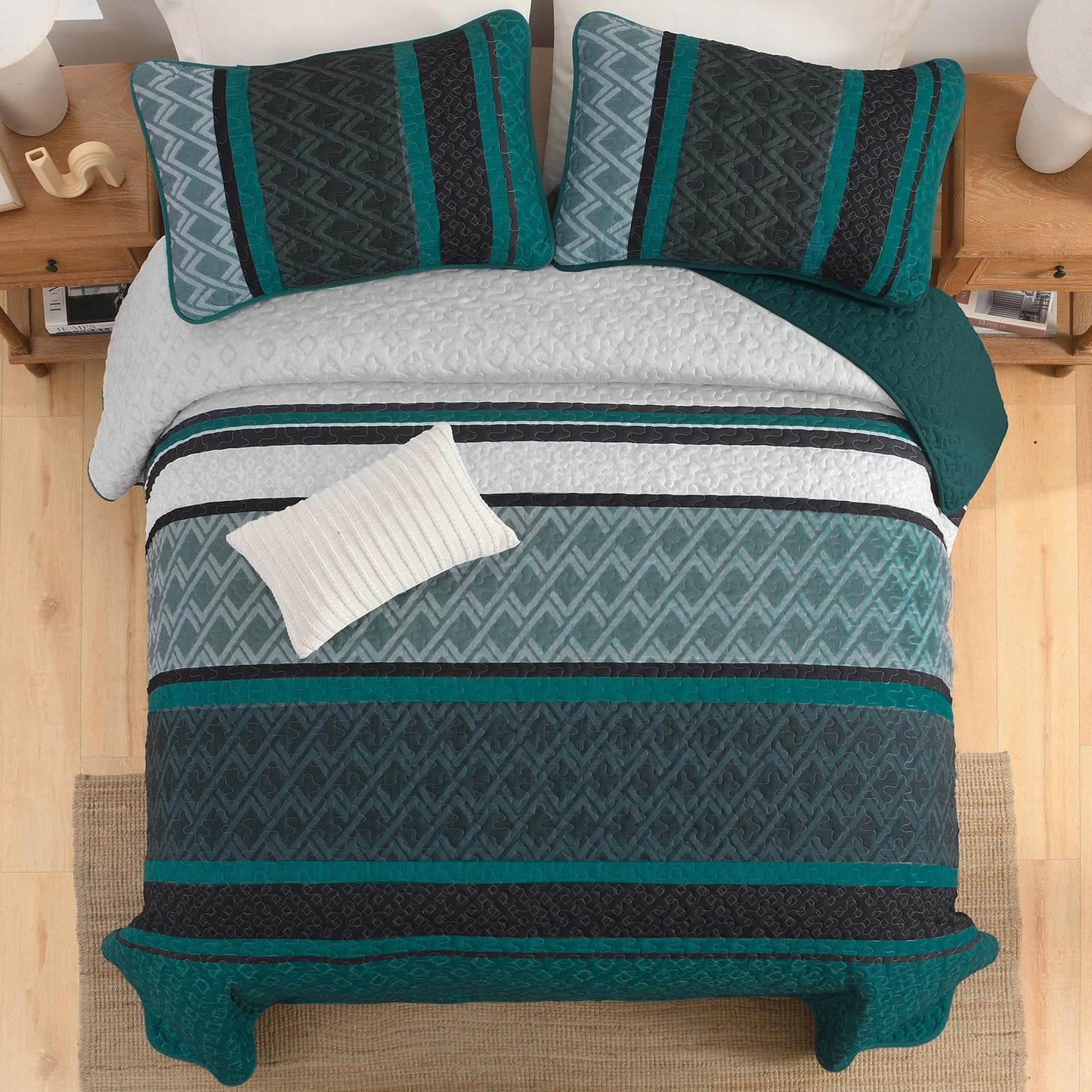 Dinjoy Boho Queen Quilt Set, Soft 3 Pieces Striped Bedspreads, Dark Green Bedding Sets Micofiber Lightweight Quilts with 2 Pillow Shams Coverlet Bed Sets for Women Men 96''x90''