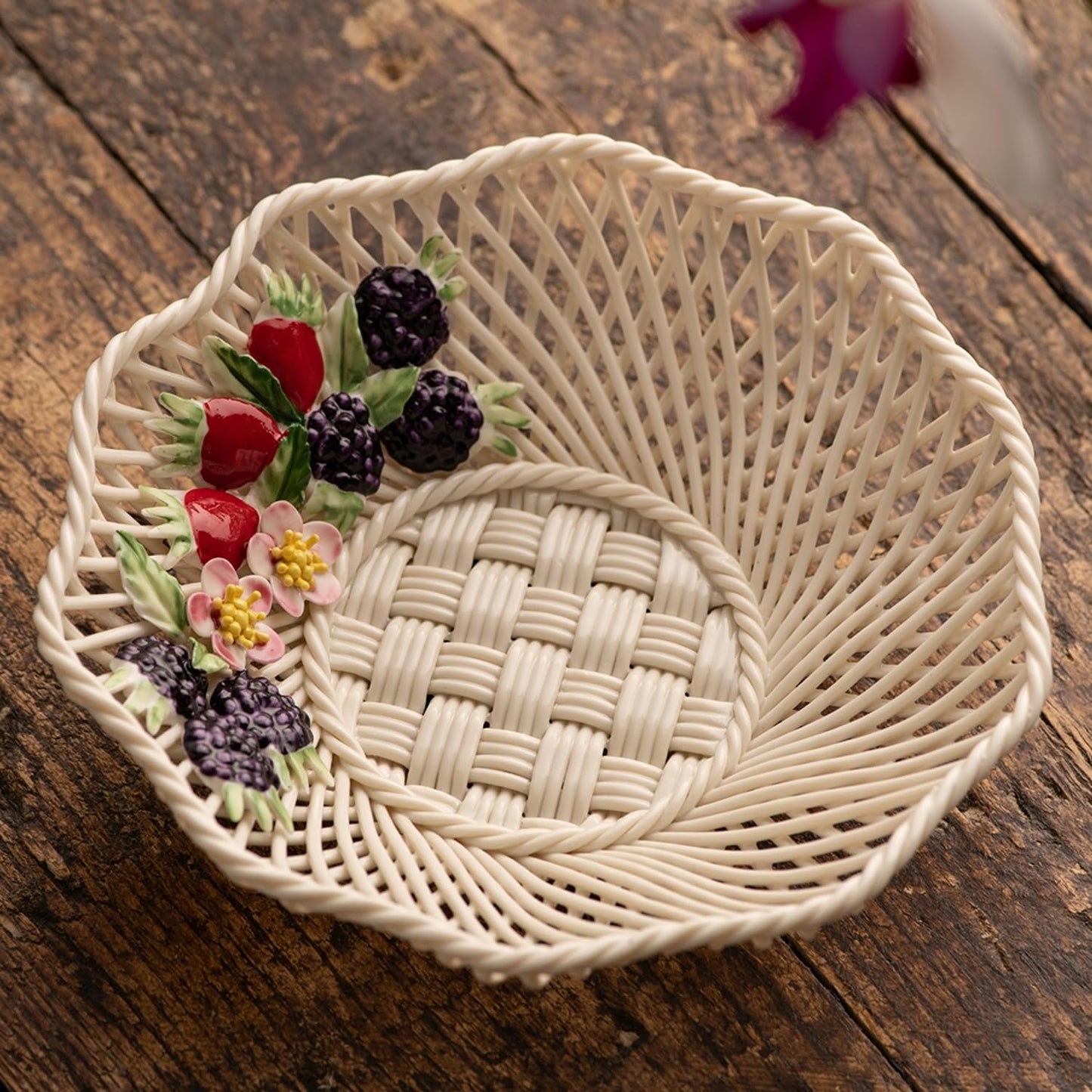 Belleek Classic Wild Irish Hedgerow Autumn Basket - Boho Room Decor, Decorative Storage Baskets, Handcrafted with Red Rose Hips, Blackberries, and Wild Roses, 7”D x 1.5”H