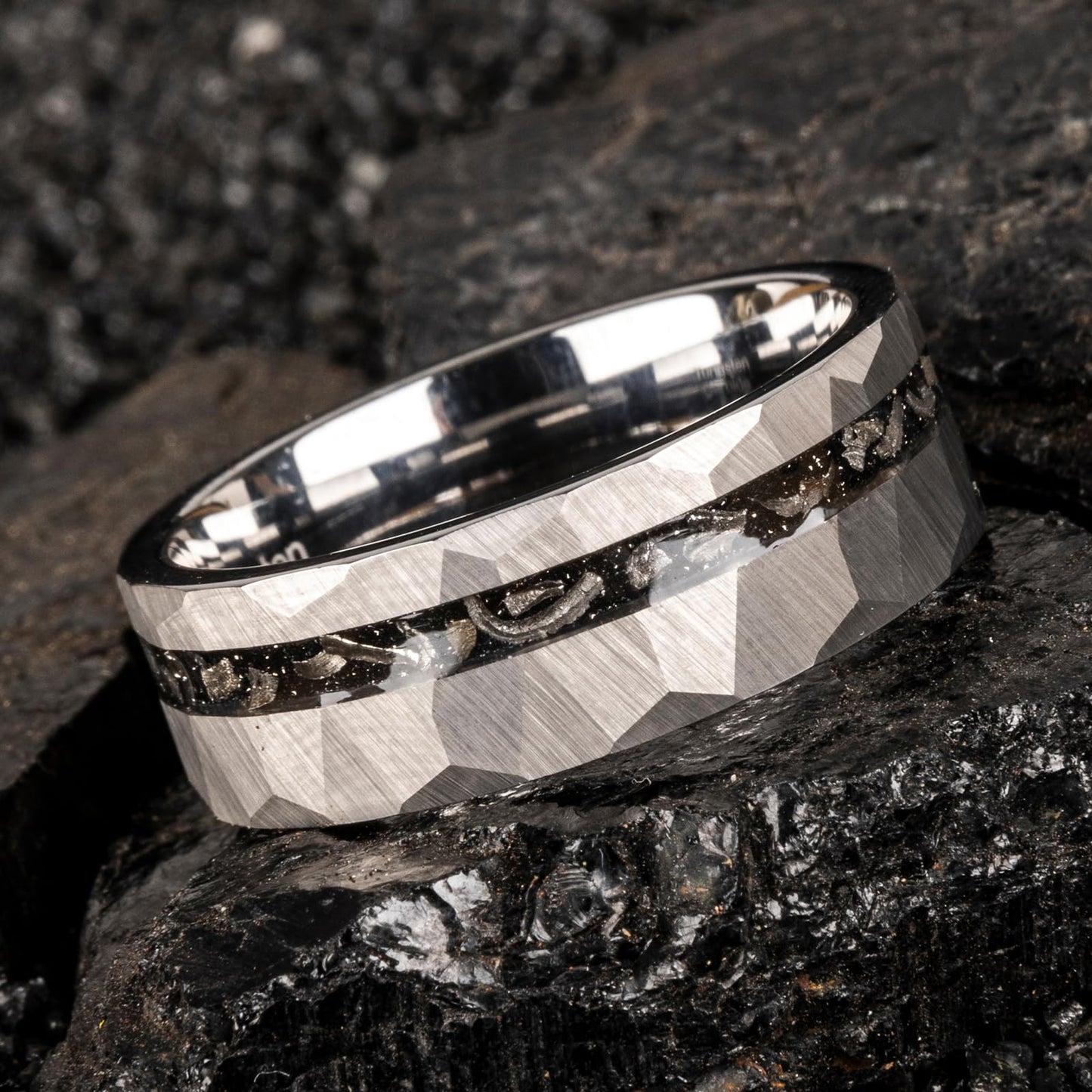 JEWPER 8mm Men Womens Wedding Band Tungsten Rings silver Hammer pattern Fashion Promise Carbide Inlaid Iron Filings Matte Finish Edge Comfort Fit size(10)