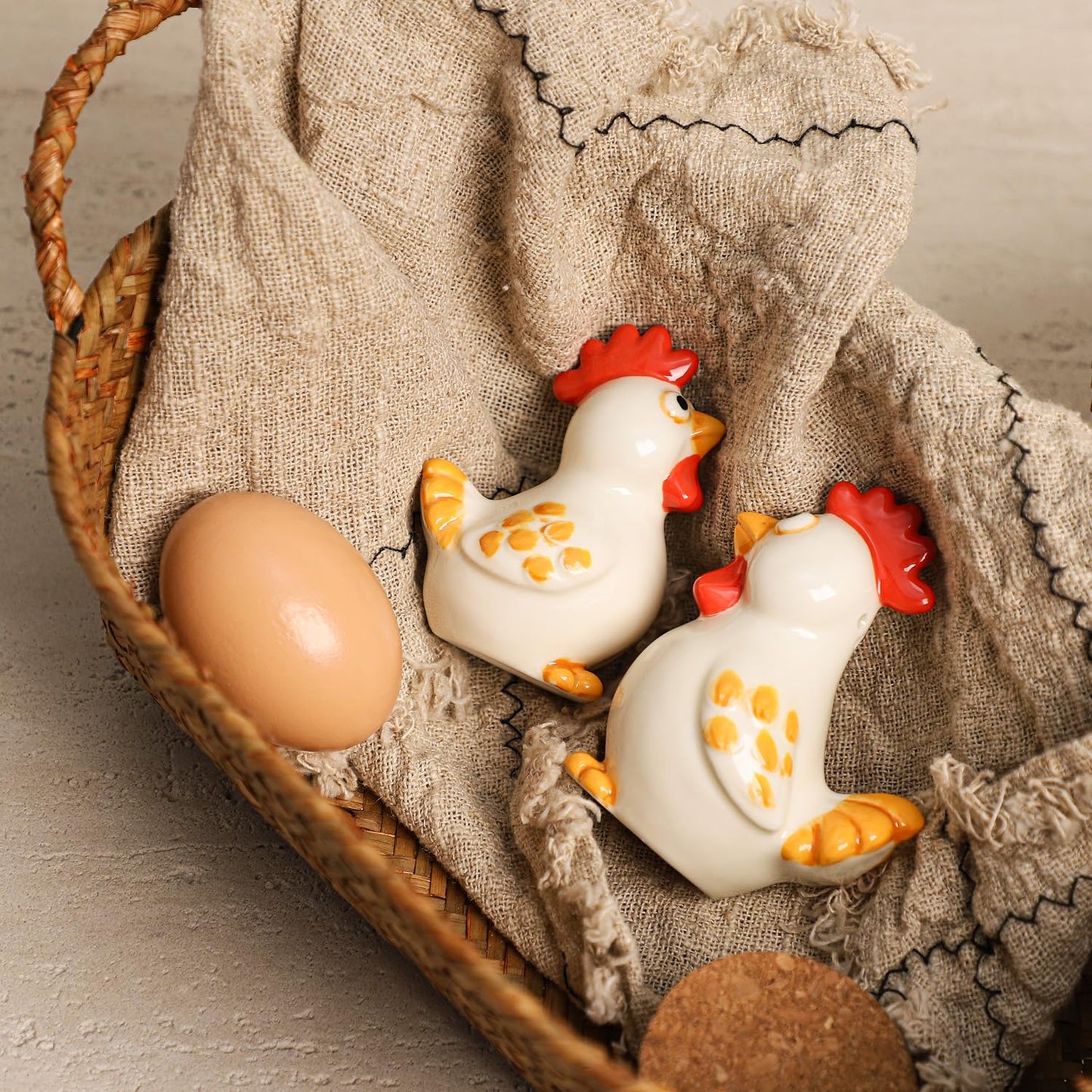 Bicuzat Ceramic Hen and Rooster Salt & Pepper Shakers Set, Hand-Painted Chicken Salt and Pepper Shakers, 2 PCS Set