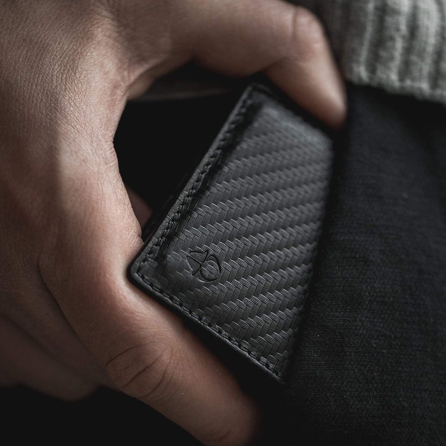 DONBOLSO Wallet NextGen I Modern Slim Wallet with Coin Pocket I Trifold Purse with RFID Protection I up to 11 Cards I Genuine Leather Credit Card Holder for Men and Women I Carbon Fibre