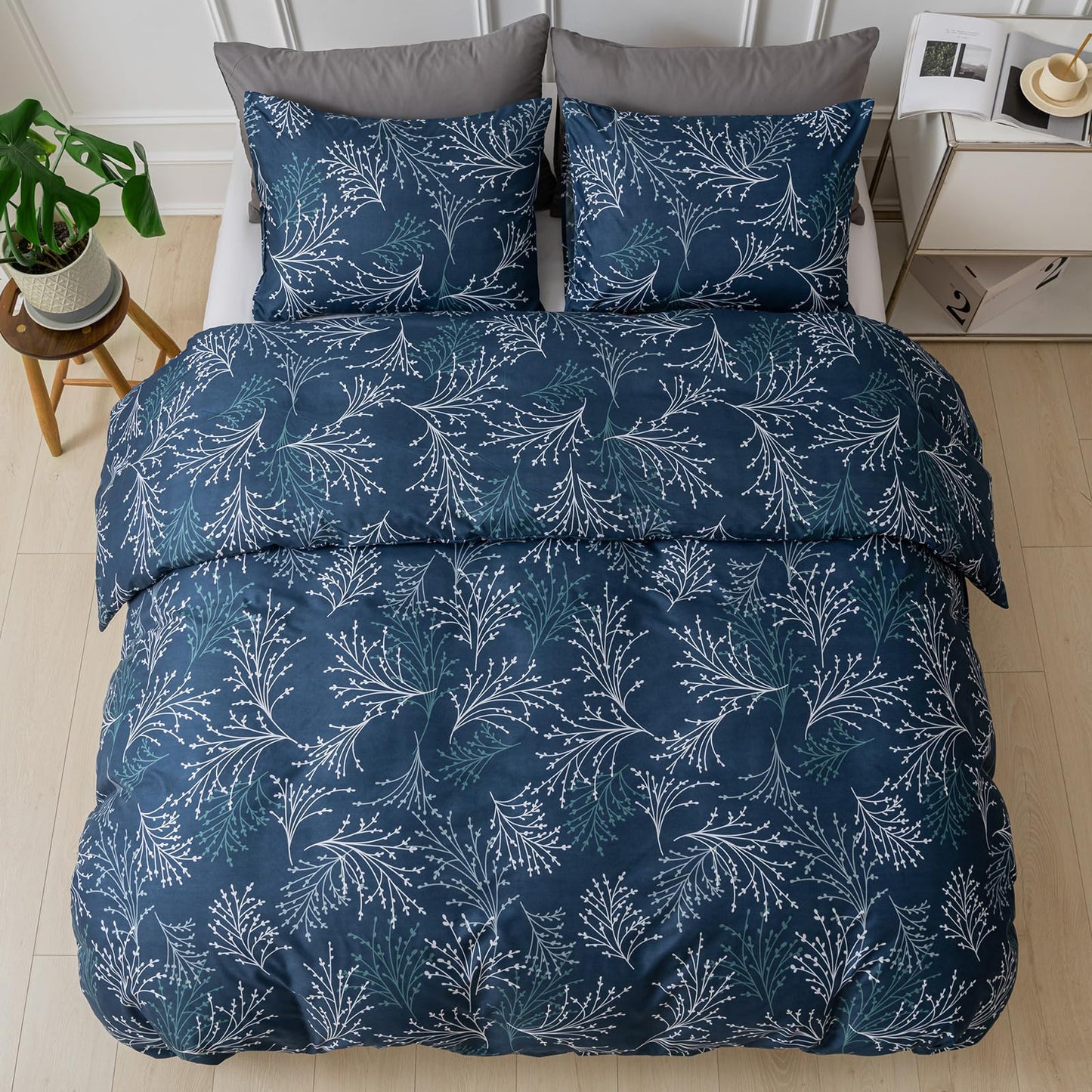 Lekesky Reversible Duvet Cover King Size, Navy Blue White Branch Comforter Cover King 3pcs Microfiber Botanical Bedding Set with Zipper Closure Corner Ties