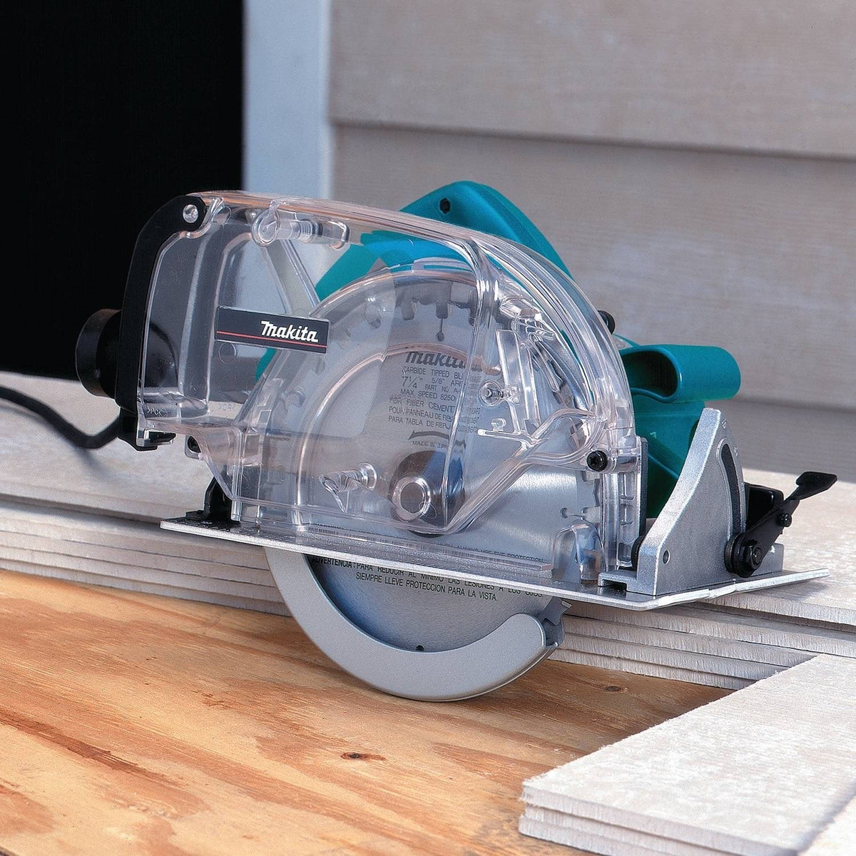 Makita 5057KB 7-1/4" Circular Saw, with Dust Collector