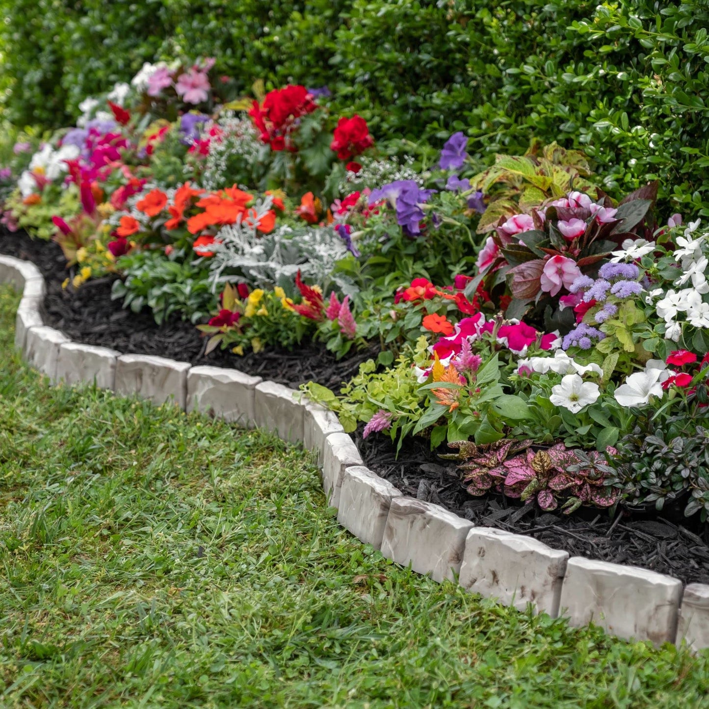 EasyFlex No-Dig Landscape Edging with Anchoring Spikes, 2.7 in. Tall Decorative Stone-Look Garden Border, 90 Foot Kit, Brown (3602B-90C)