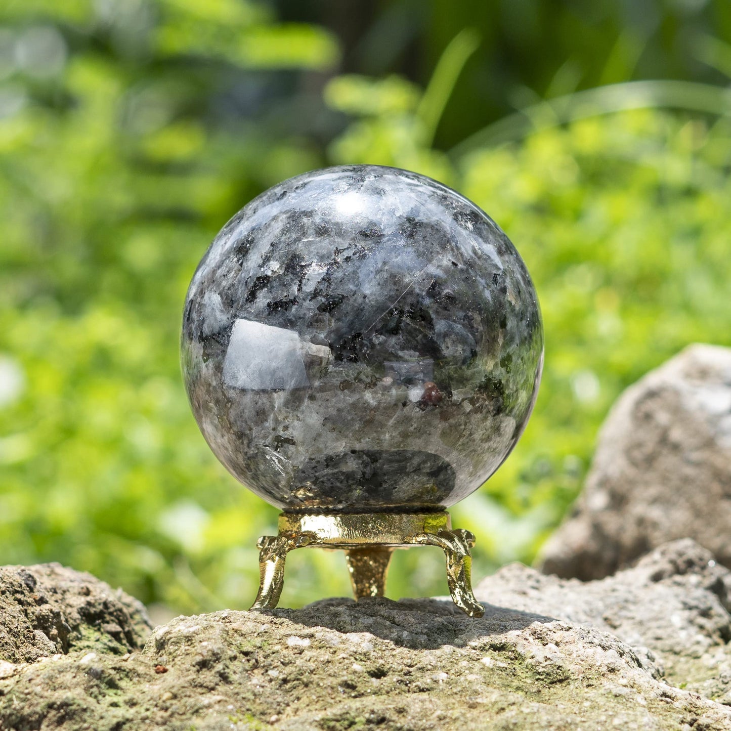 Crocon 50mm Larvikite Stone Sphere Ball with Metal Stand 1400+ Carats Gemstone Ball Healing Sphere Sculpture Figurine for Fengshui Divination Home Decoration Photography Crystal Sphere