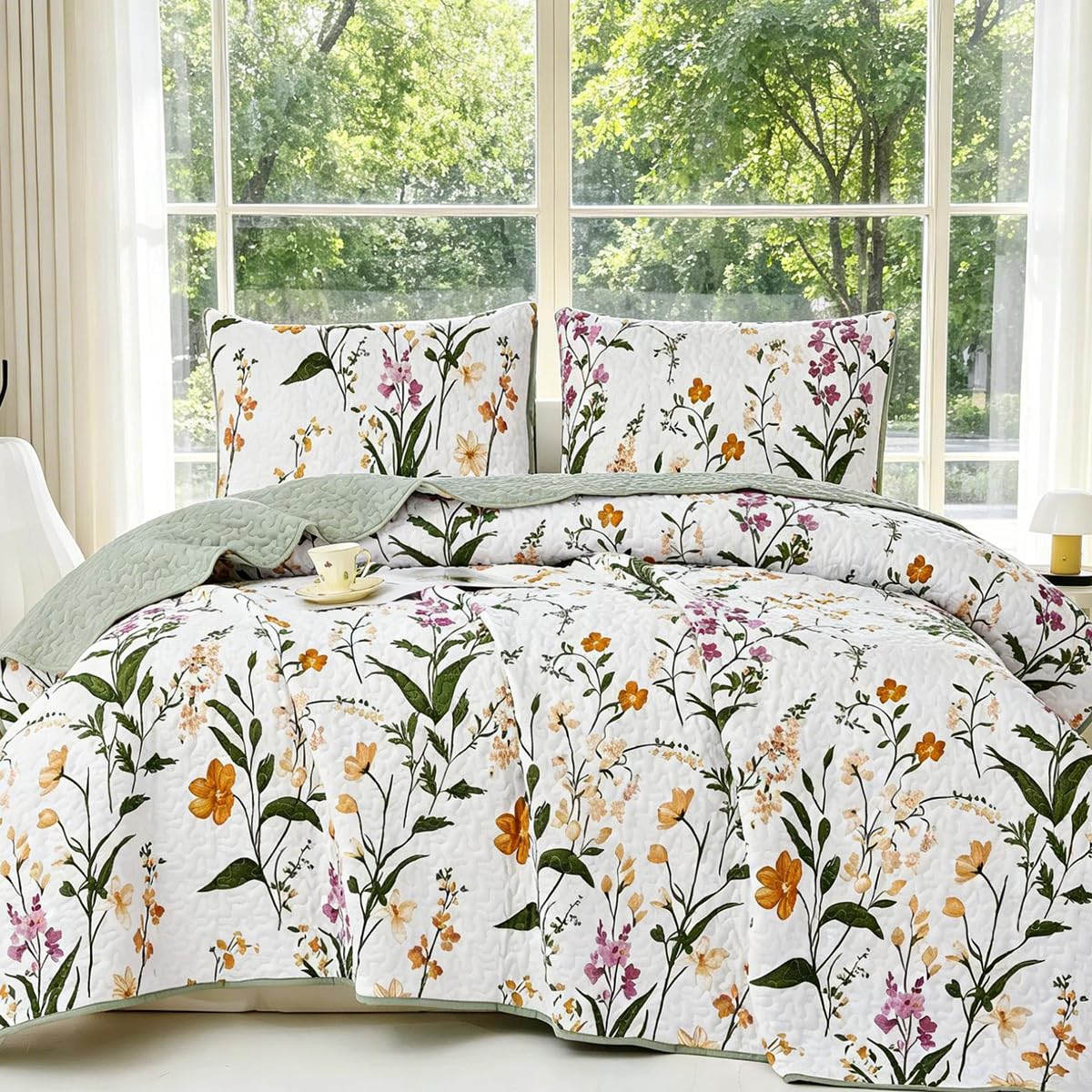 SANOCAY Boho Floral Quilt Set Queen Size 3 Piece Lightweight Summer Bedding Set with 2 Pillow Shams Soft Reversible Microfiber Bedspread Farmhouse Coverlet for All Season (Minimalist Floral, Queen)