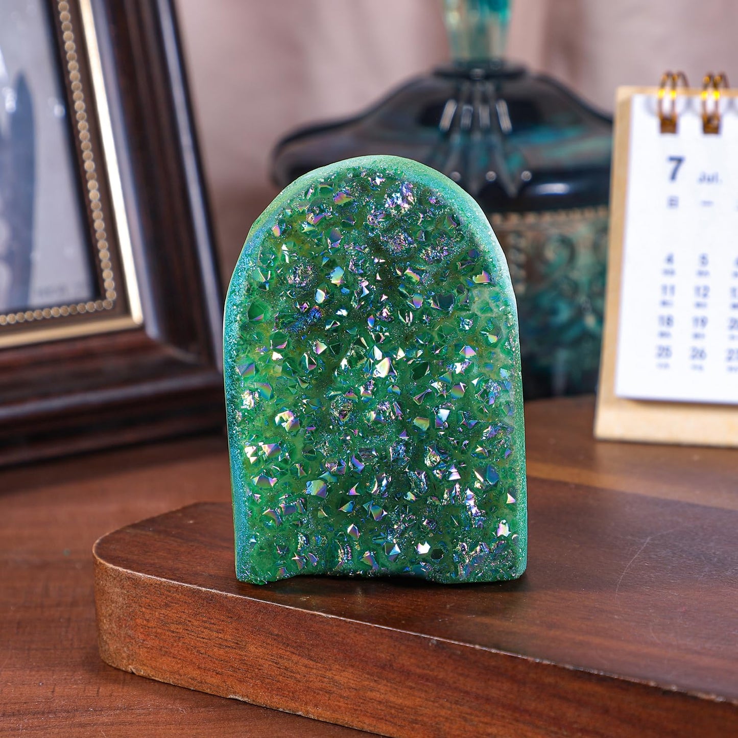 Nupuyai Rainbow Titanium Coated Crystal Geode Cluster Irregular Raw Rock Quartz Stone Mineral Specimen for Home Office Decor Feng Shui, Green