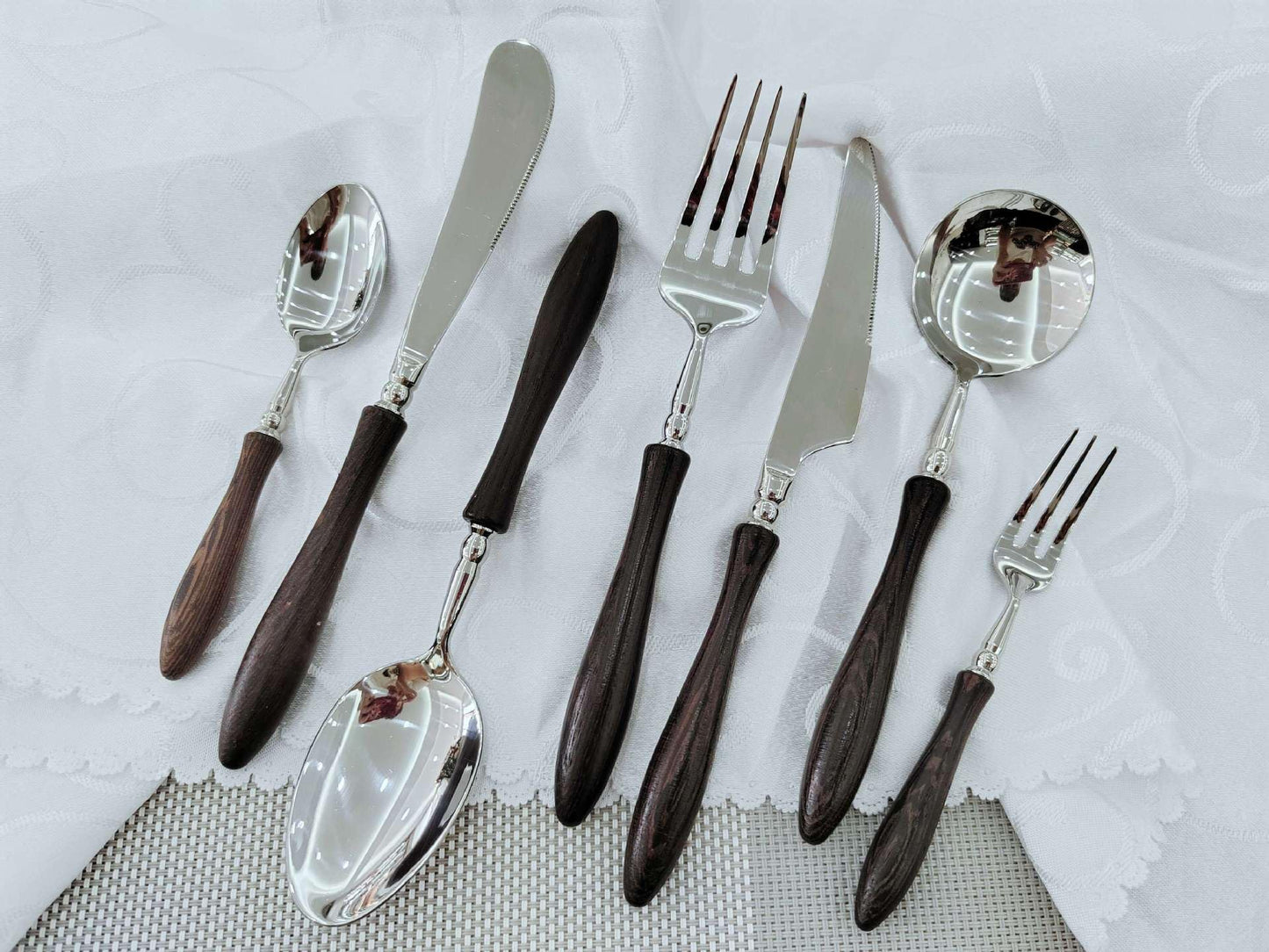 42PCS Utensils Wood Handle Silverware Set Cutlery Set for 6 ZILNEHZ Flatware Luxury Utensil Sets Stainless Steel for Kitchen Include Fork Knife Spoon Tableware for Kitchen Hotel Banquet Seder