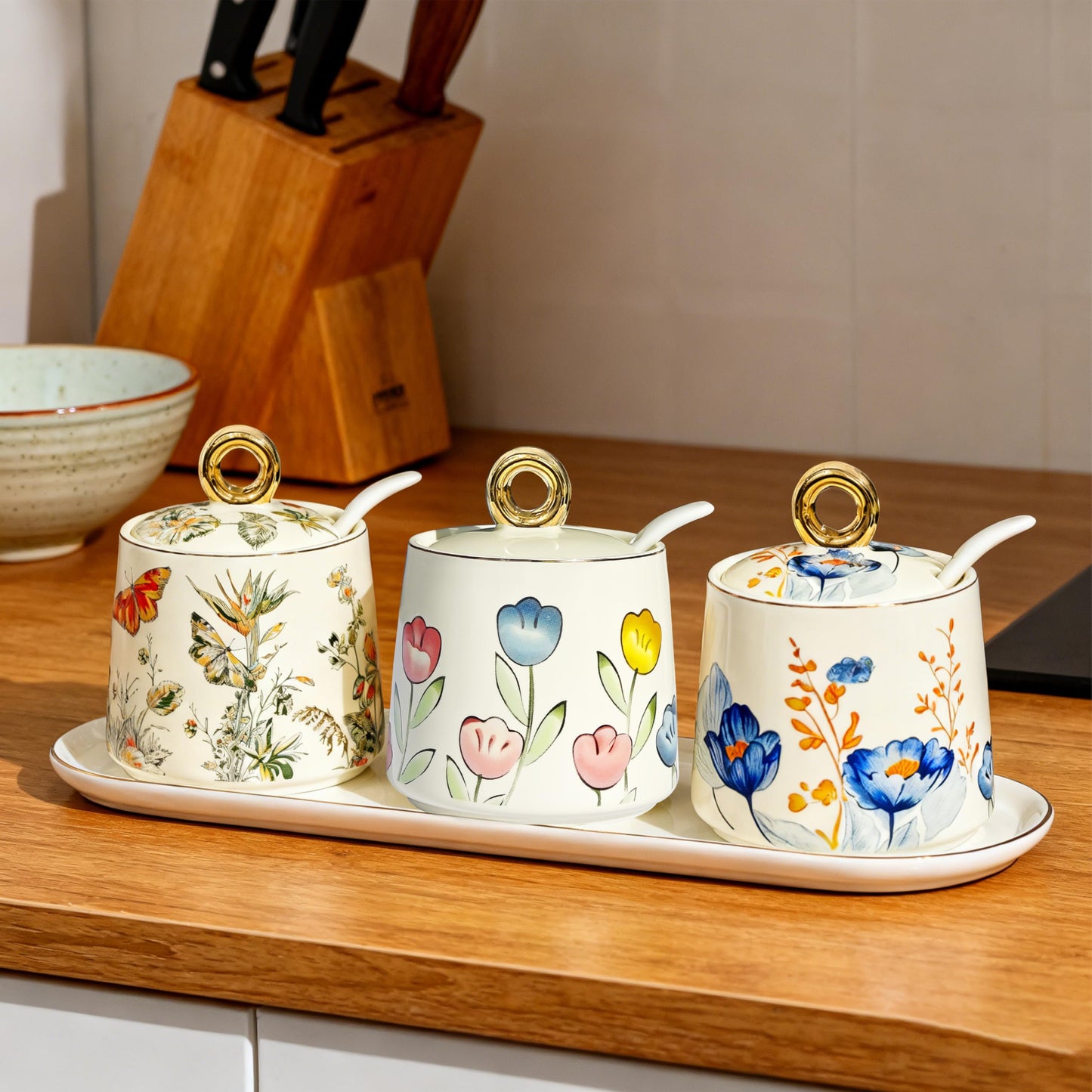 JUSONEY Ceramic Sugar Bowl with Lid and Spoon with Floral Pattern, Gold Trim - 7.5oz Elegant Sugar Jar with Lid and Spoon, Nordic Style for Kitchen, Dining, Cafe, Gift Idea (B)