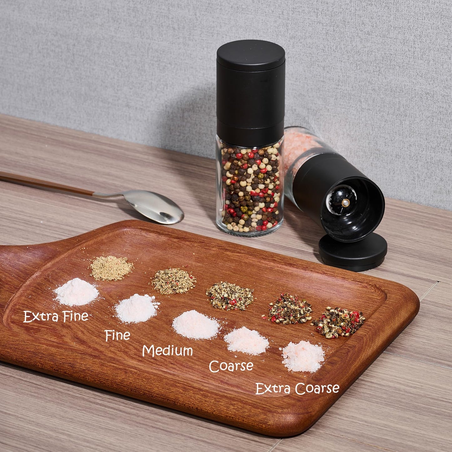 Salt and Pepper Grinder 2pcs Black Pepper Mill Refillable Manual Adjustable Coarseness Glass Material Fits in Home Kitchen Barbecue