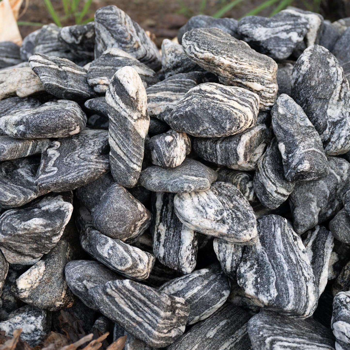 KINGRUI Aquarium Rocks Silver Seiryu Rock 5lb Natural Stone for Fish Tanks, Terrariums, Bonsai, Garden Decoration, Micro Landscapes & Reptile Terrariums(2-5inch 4-5Pcs)