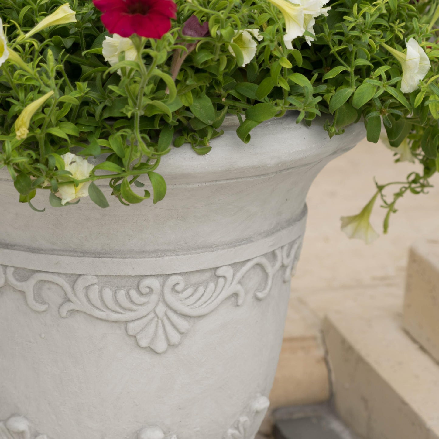 Merax Moroccan Urn Planter, 20-inch Handmade Indoor Outdoor Plant Pot for Garden, Patio, and Living Room, Classic Large Decorative Flower Pot