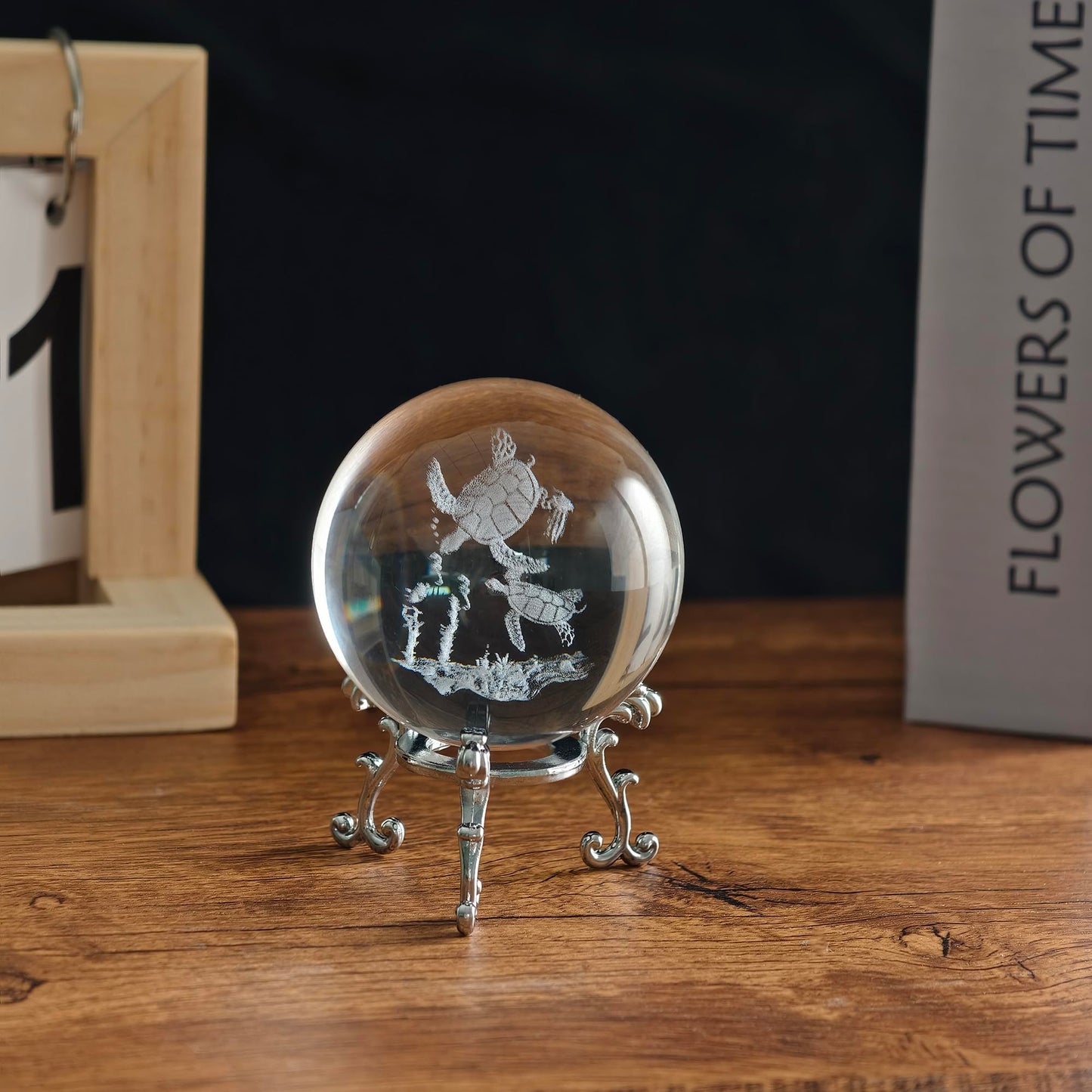 vskikris 2 Crystal Balls with Silver Stands - 3D Laser Engraved Sea Turtle & Clear Crystal Sphere Set, Decorative Paperweights, Home & Party Decor, Photography Props, Gifts for Women & Nature Lovers