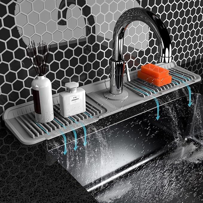 Folding sink splash guard behind faucet-faucet mat