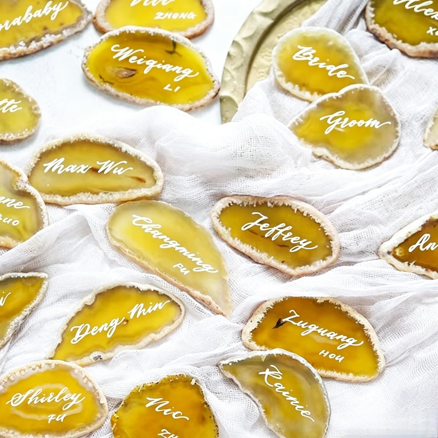 XMHOME 15Pcs Irregular Yellow Agate Slices Bulk Geode Slices Agate Place Cards Home Decoration DIY Gemstone Wall Art Jewelry Making Undrilled