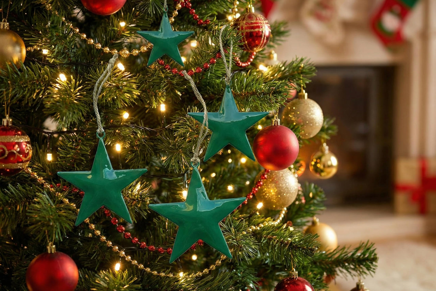 Green Star Hanging Ornaments Set of 4 – Rustic Farmhouse Decor, Christmas Tree Ornaments, Wall & Door Hanging Stars for Home, Holiday, Winter & Festive Decorations