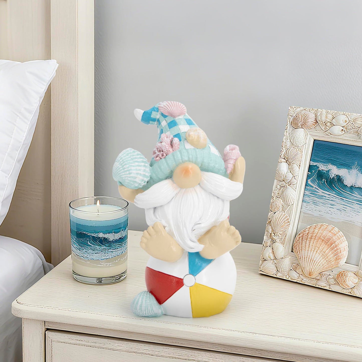 Hodao Coastal Ocean Gnome Decorations – Hand-Painted Resin Beach Gnome Sitting on Ball with Seashell Hat & Coral Details, Summer Sea Decor Gift for Indoor Home, Bedroom & Tabletop Ornaments
