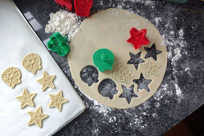 R&M Christmas Pastry & Cookie Stamper Set, Mitten, Wreath, Snowflake, Reindeer, Star, Candy cane. 2.75 Inches