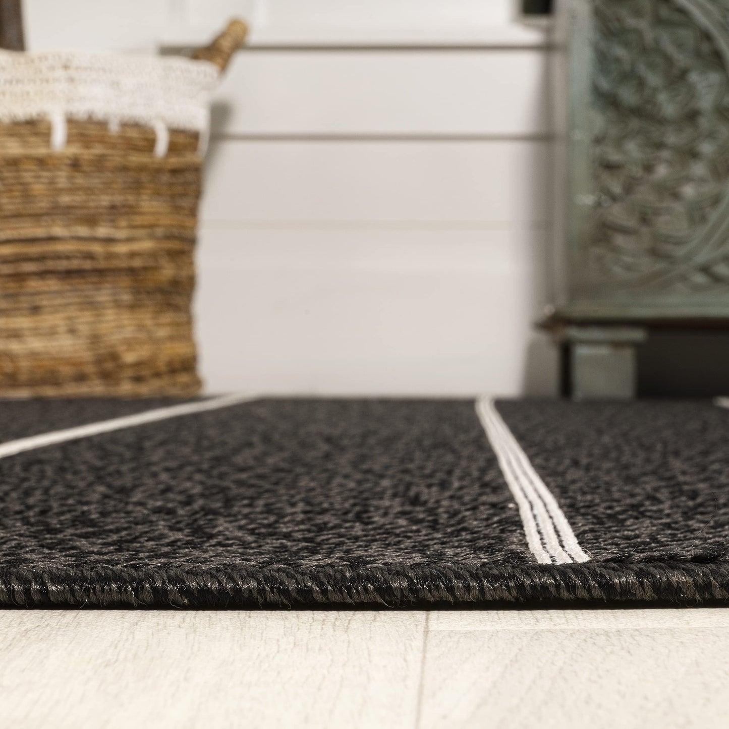 JONATHAN Y Grid Squares Indoor Outdoor Area Rug 8X10 Black/Cream, Modern for Backyard, Patio, Porch, Easy-Cleaning, High Traffic, Pet-Friendly, Non-Shedding (SMB200B-8)